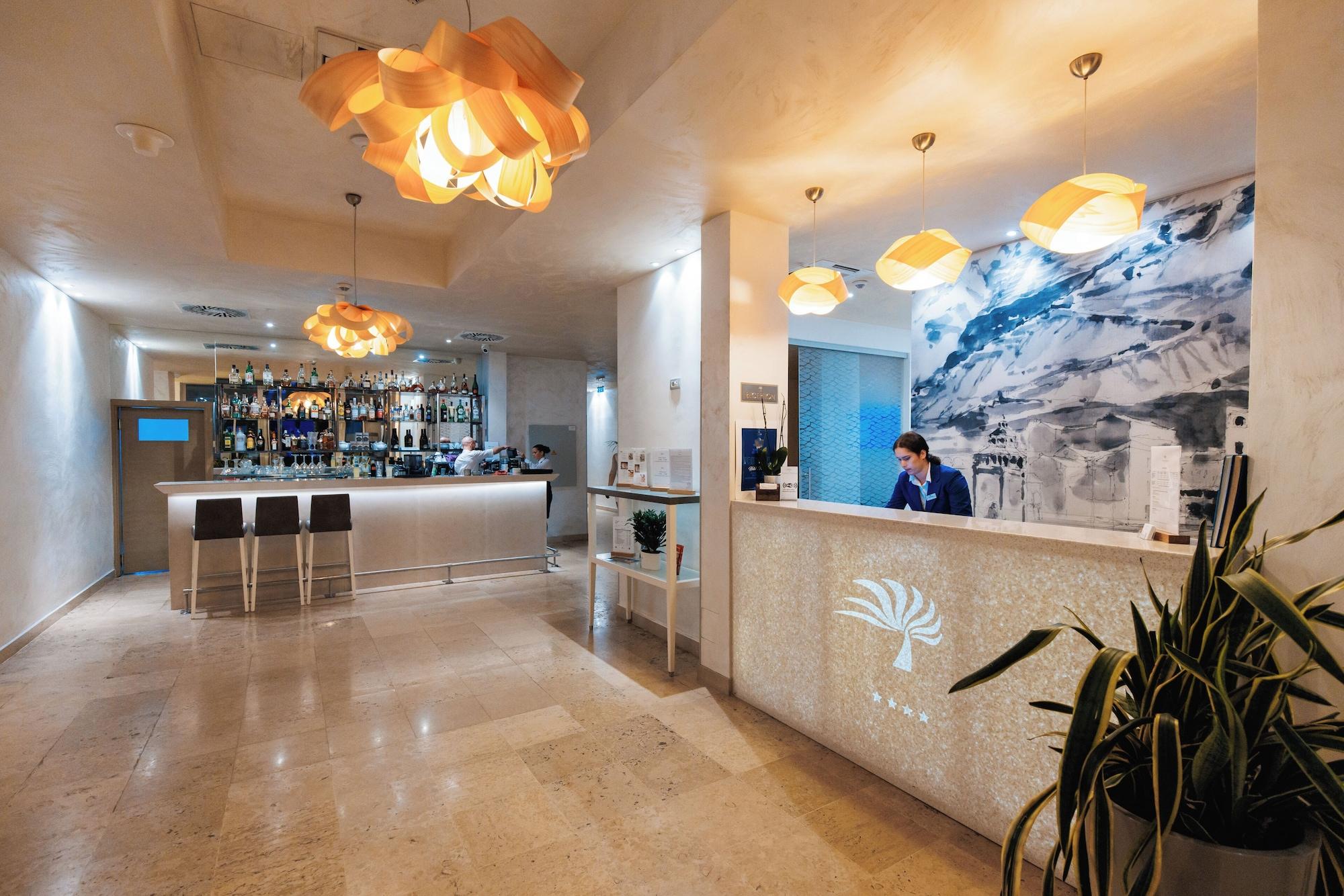 Vista Lobby Hotel Palma