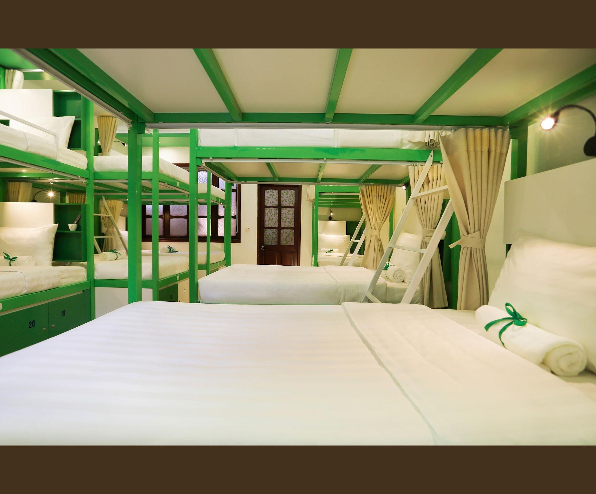 Varios Hanoi High Five Hostel