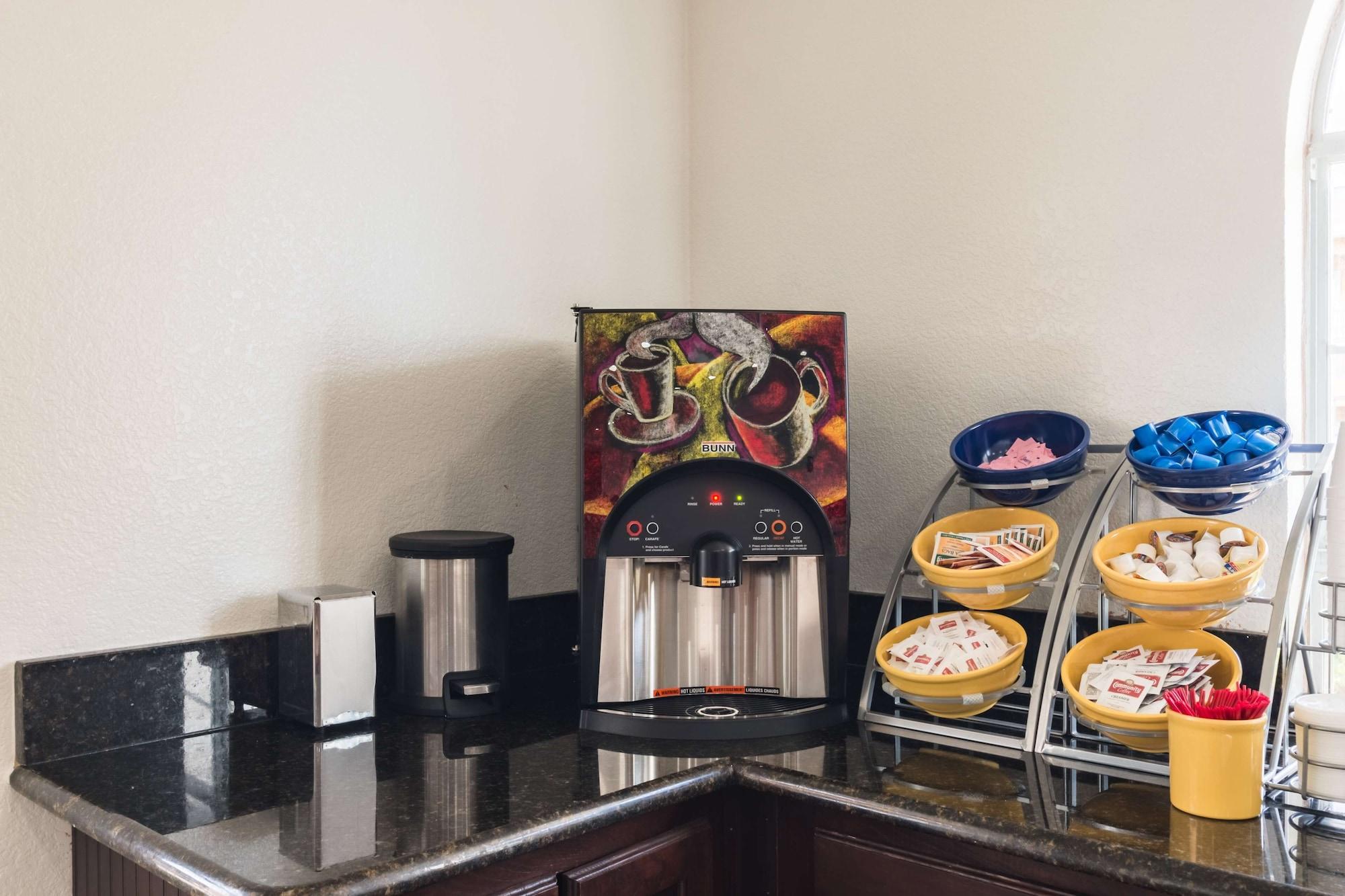 Bar/Salón Motel 6 Alvarado, TX