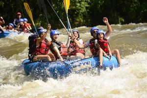 Actividad - Rafting en aguas bravas en el río Balsa | Clase II y III desde Arenal