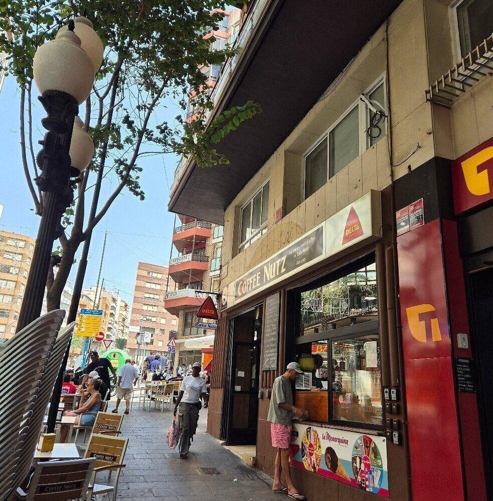 Vista Exterior Hostal Rambla Alicante