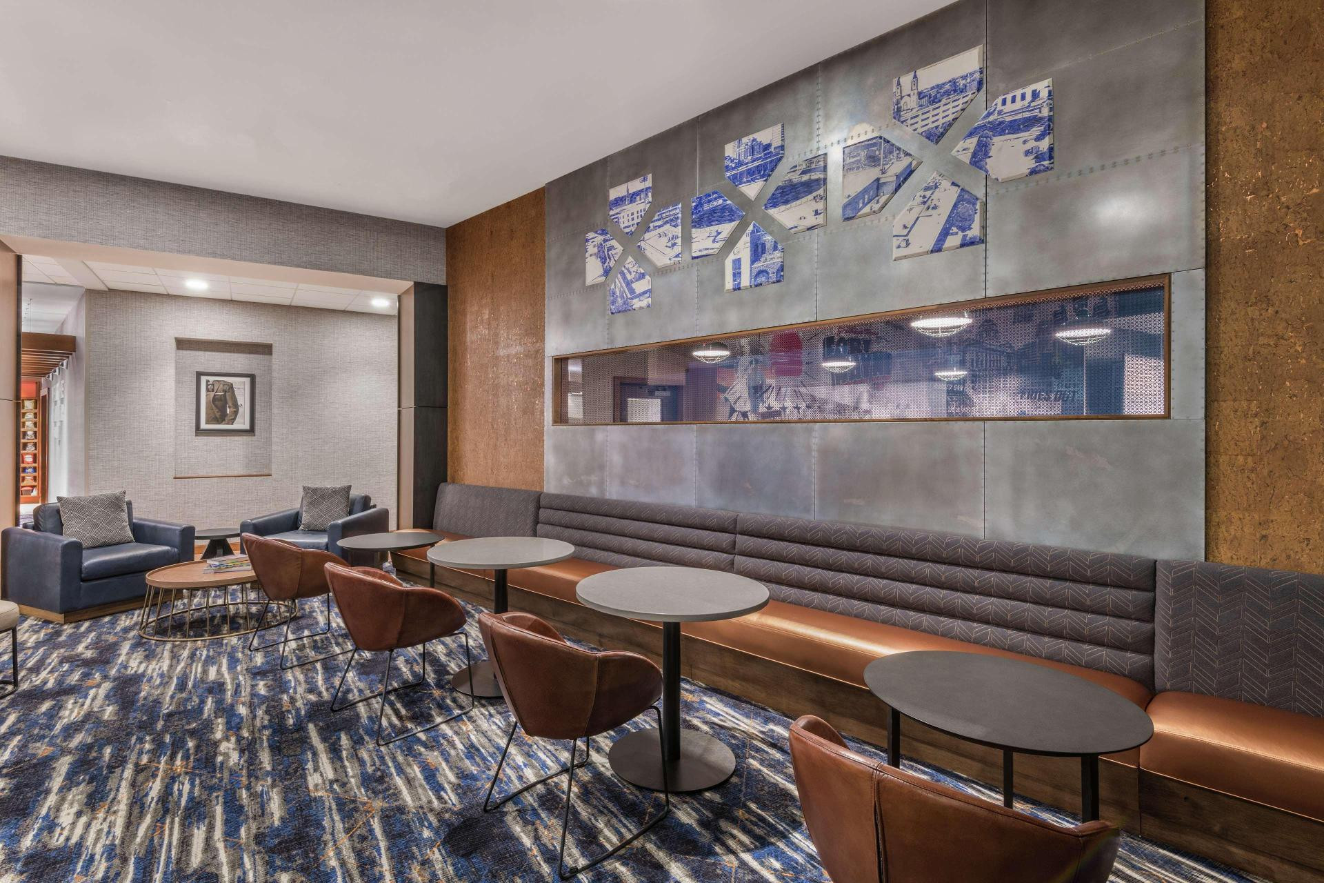 Vista Lobby Hampton Inn & Suites Fort Wayne Downtown