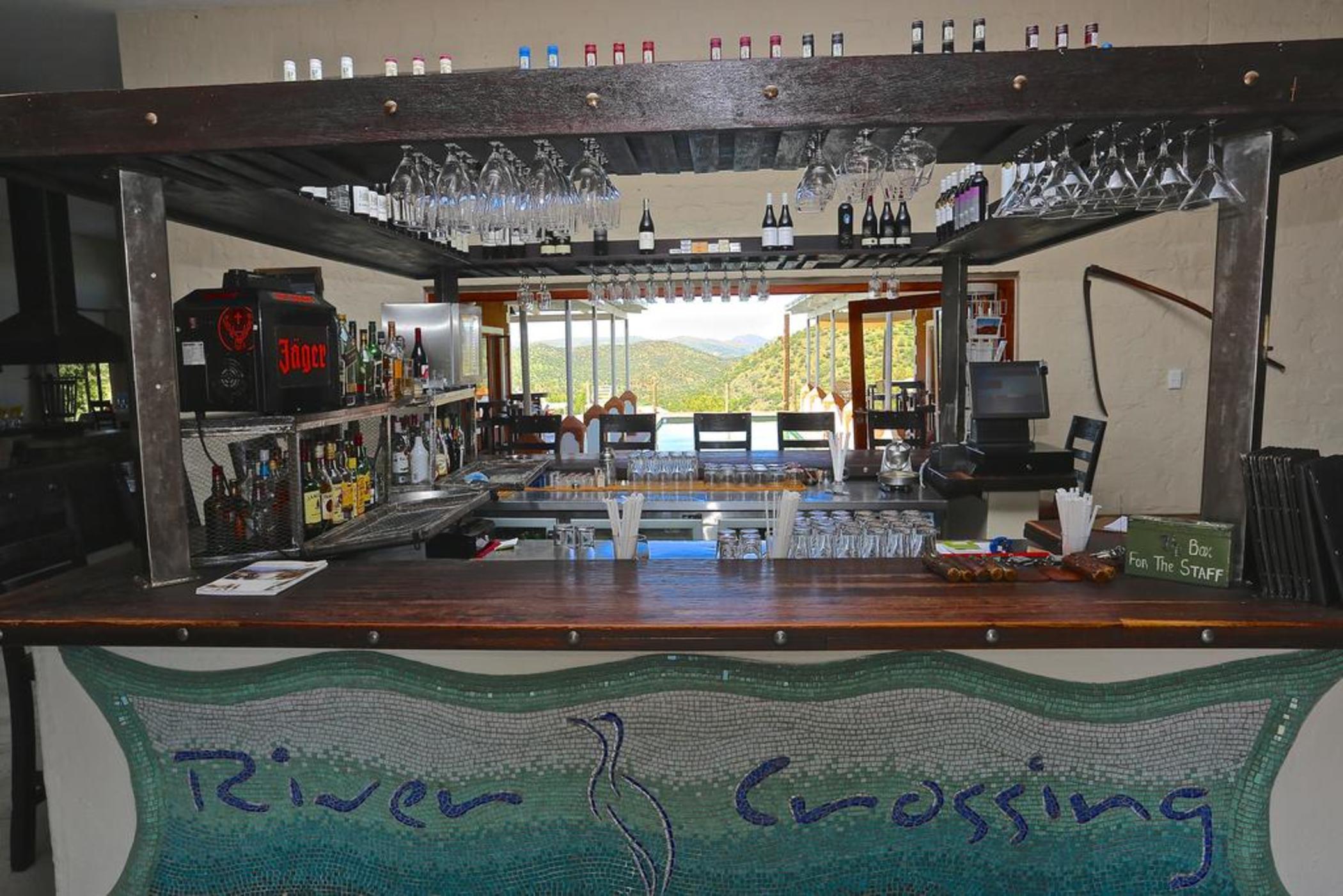 Bar/Salón River Crossing Lodge