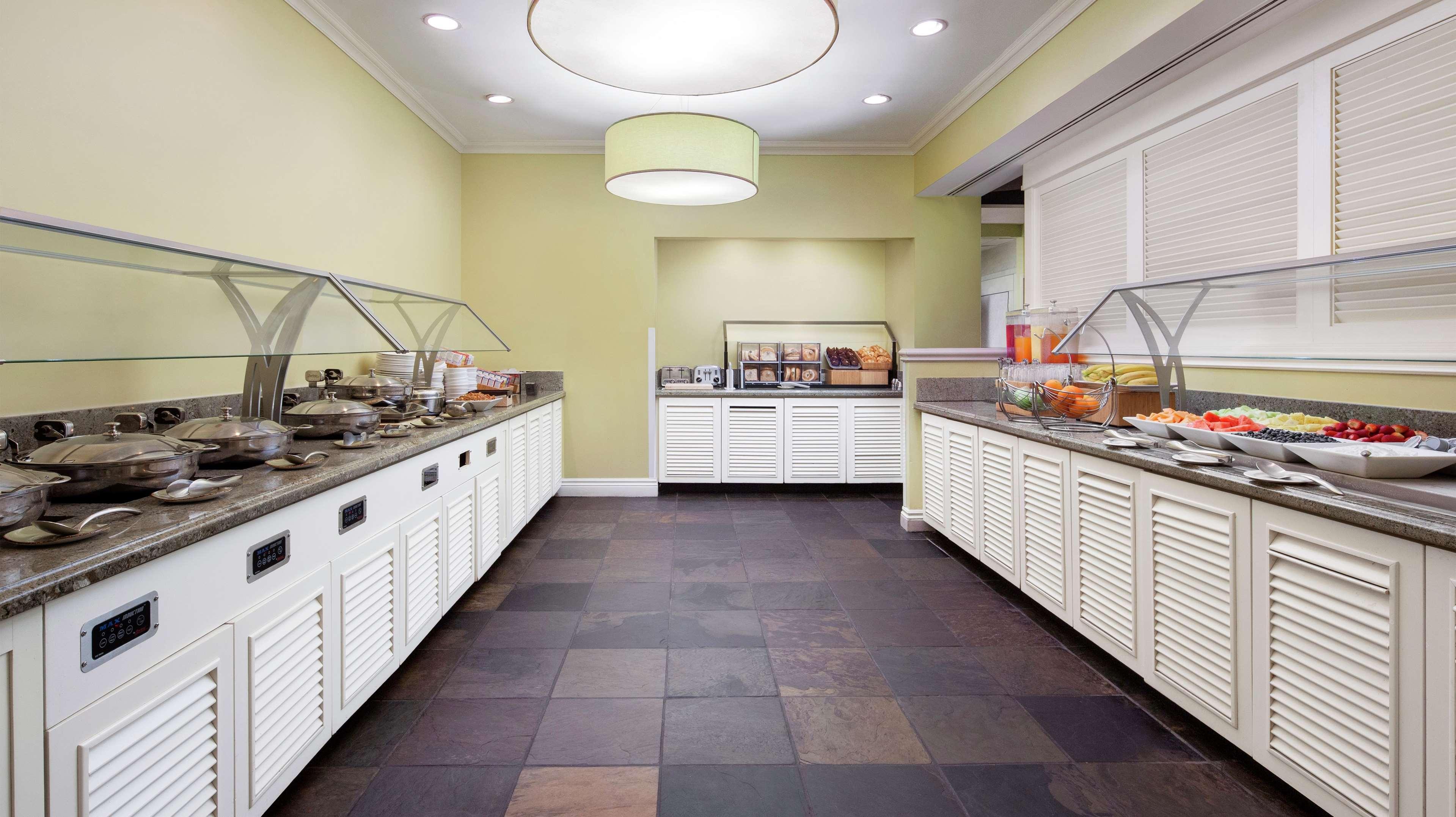 Restaurant DoubleTree by Hilton Sunrise - Sawgrass Mills