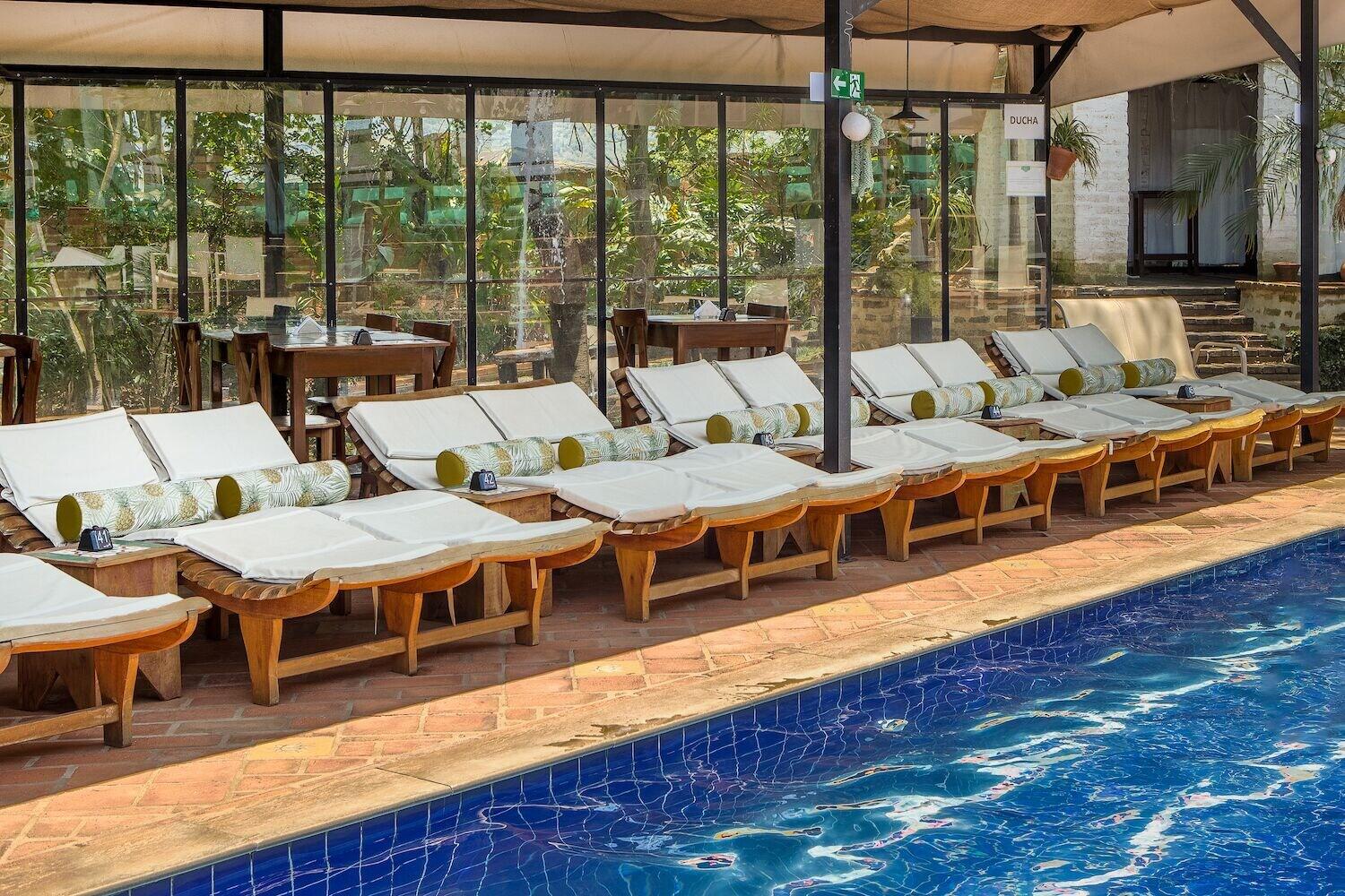 Vista Exterior HOTEL VILLA LOBOS SPA ROMANTIK