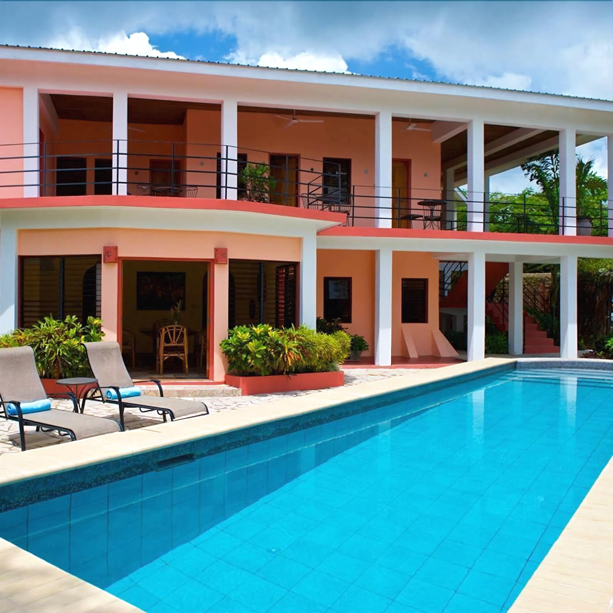 Vista Exterior Coral House