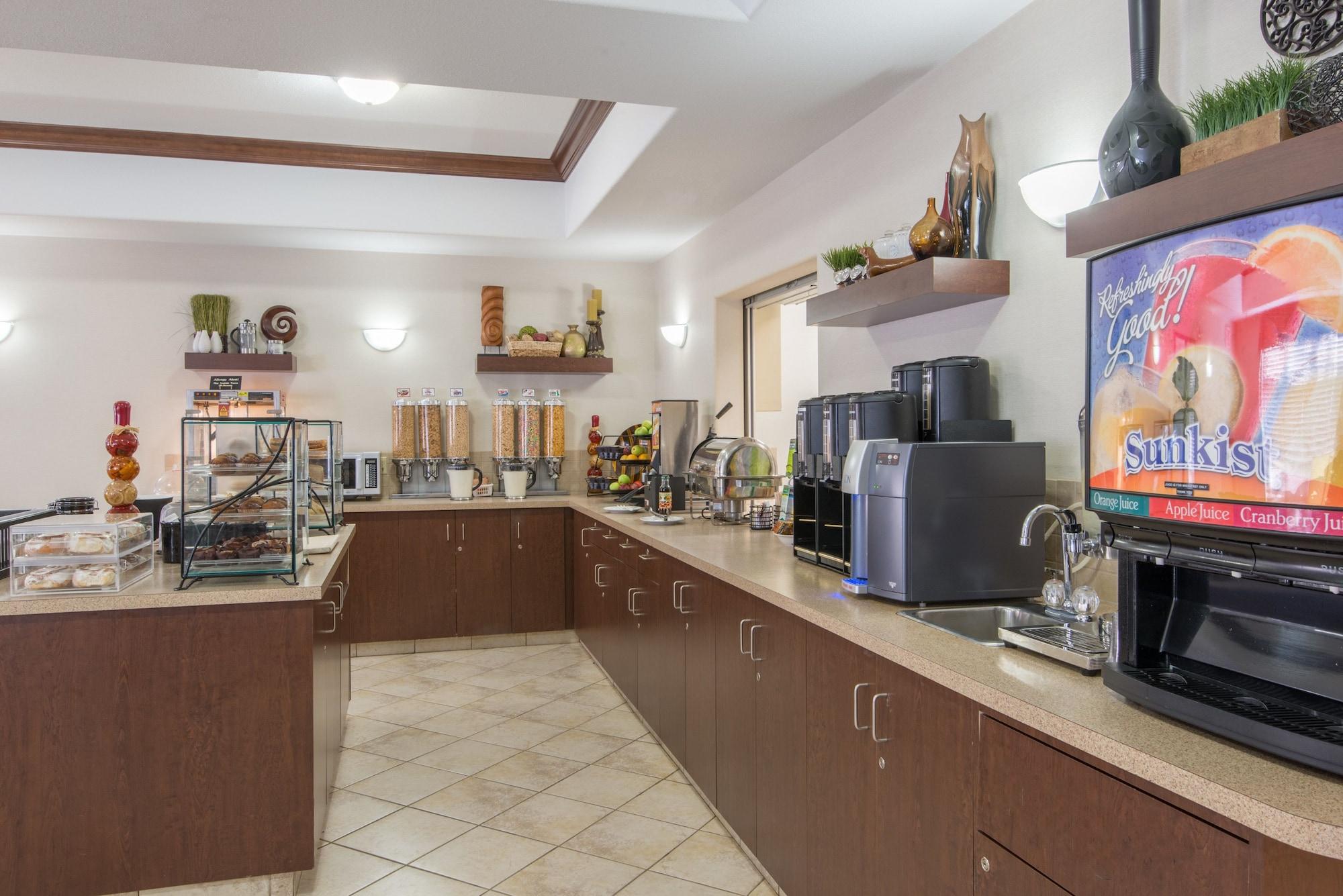 Restaurant Ramada by Wyndham Lac La Biche