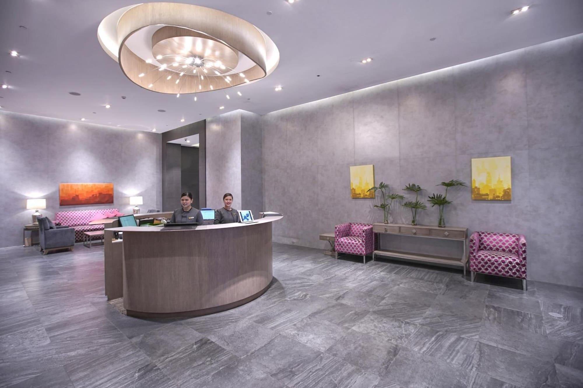Vista Lobby The Mini Suites - Eton Tower Makati