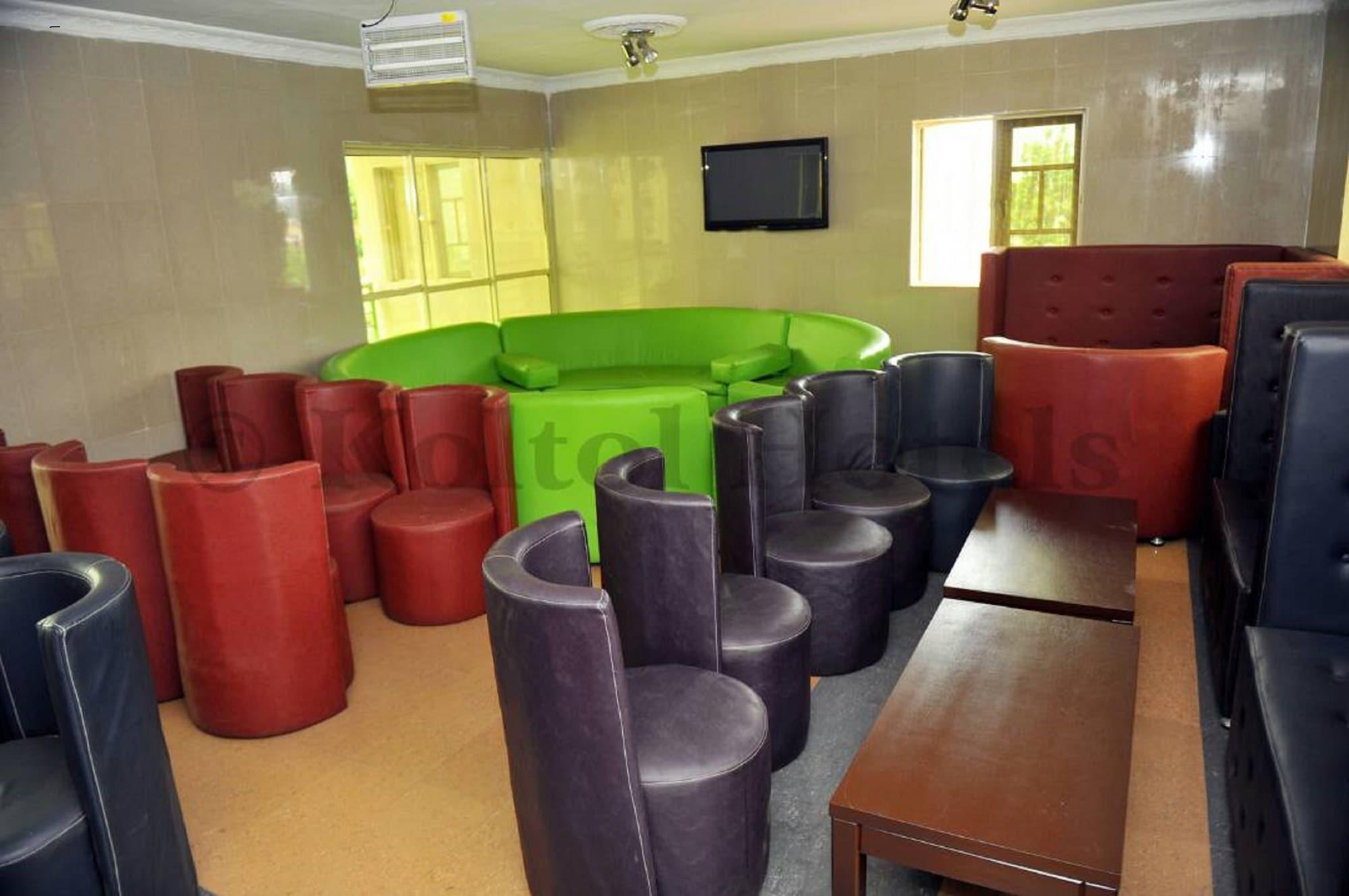 Bar/Salón Koltotel Plaza and Suites