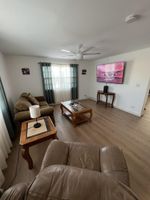 Arriendo temporal - Modern Family Oasis 3 mins from beach!