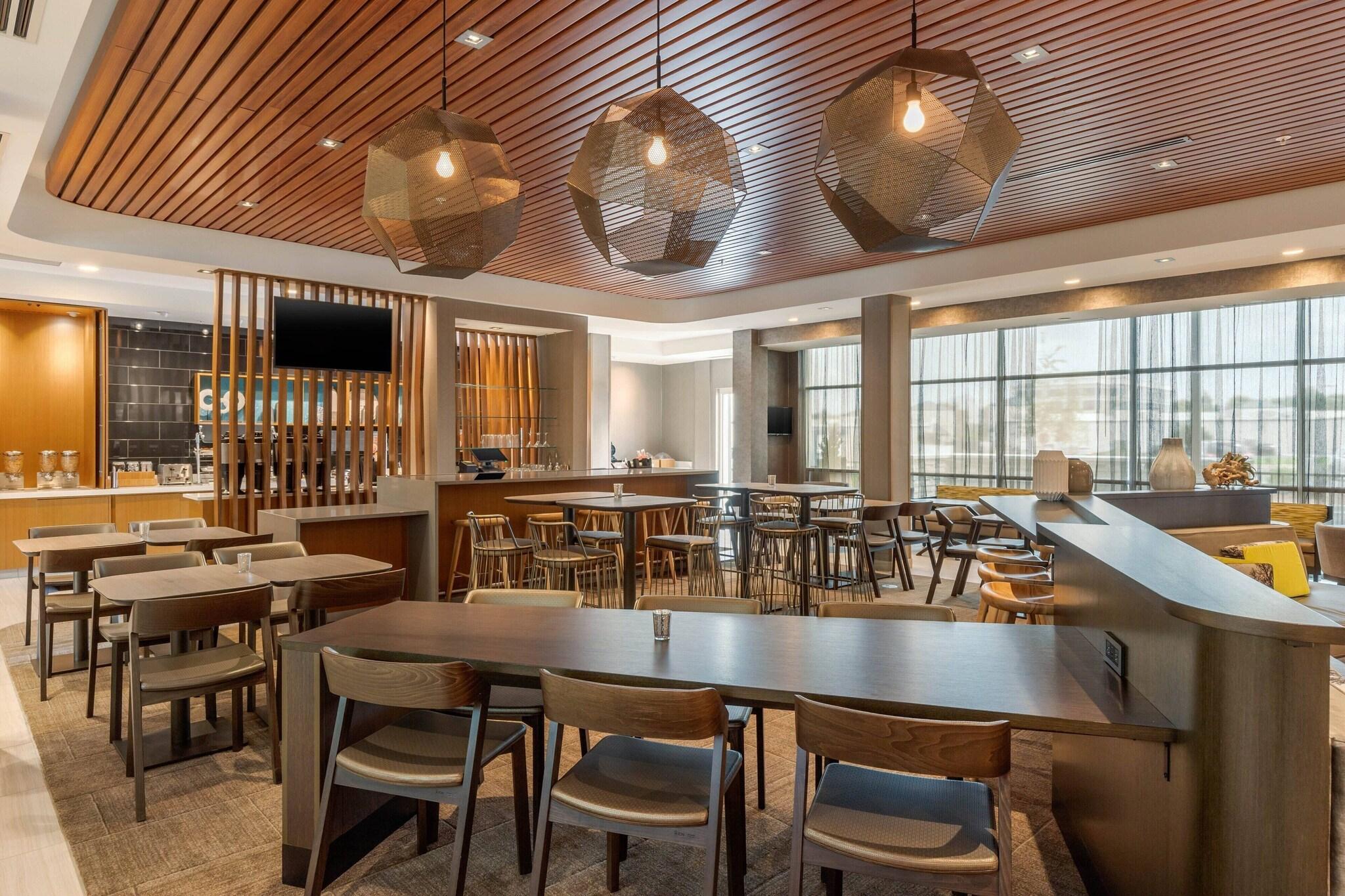 Restaurant SpringHill Suites by Marriott Charlotte Southwest