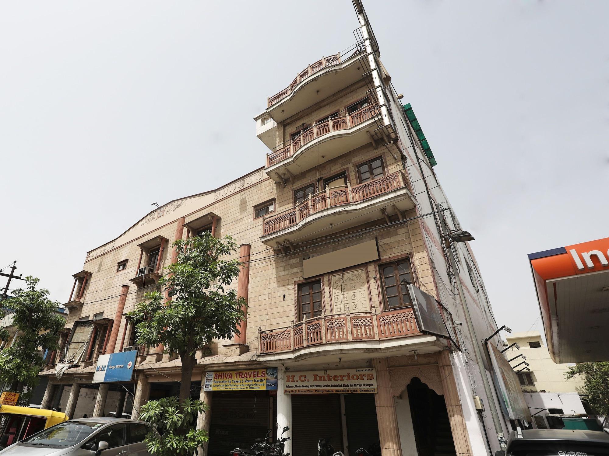 Vista Exterior OYO 12671 Hotel Prithvi Palace
