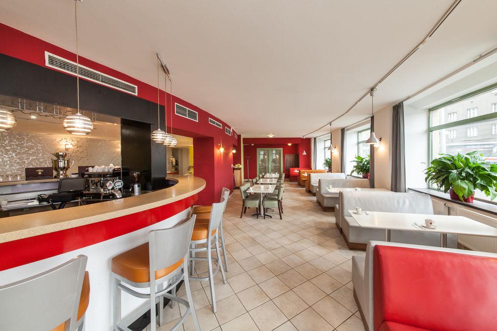 Bar/Salón Hotel Vitkov