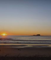 Alquiler Vacacional - Little Whale House a Beachside Oasis the heart of the Sunshine Coast,  friendly