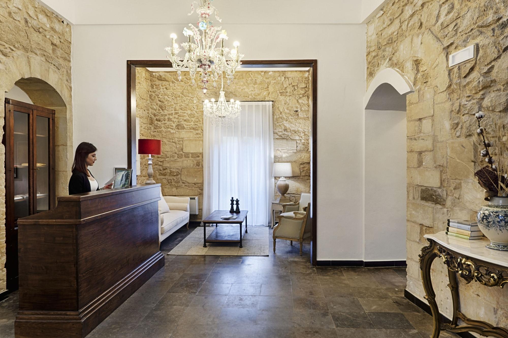 Vista Lobby Itria Palace