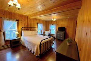 Alojamiento - Charming Country Home w/Character of the Adirondacks