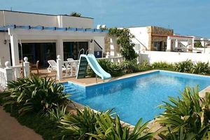 Alquiler Temporario - Luxury Villa - Private Heated Pool - Wi-Fi- 25 metres to Beach - CASA ELENA