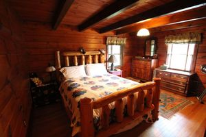 Alquiler Vacacional - Your Secluded Country Oasis - 70 Acres with Private Lake-Welcome to SkyFall!