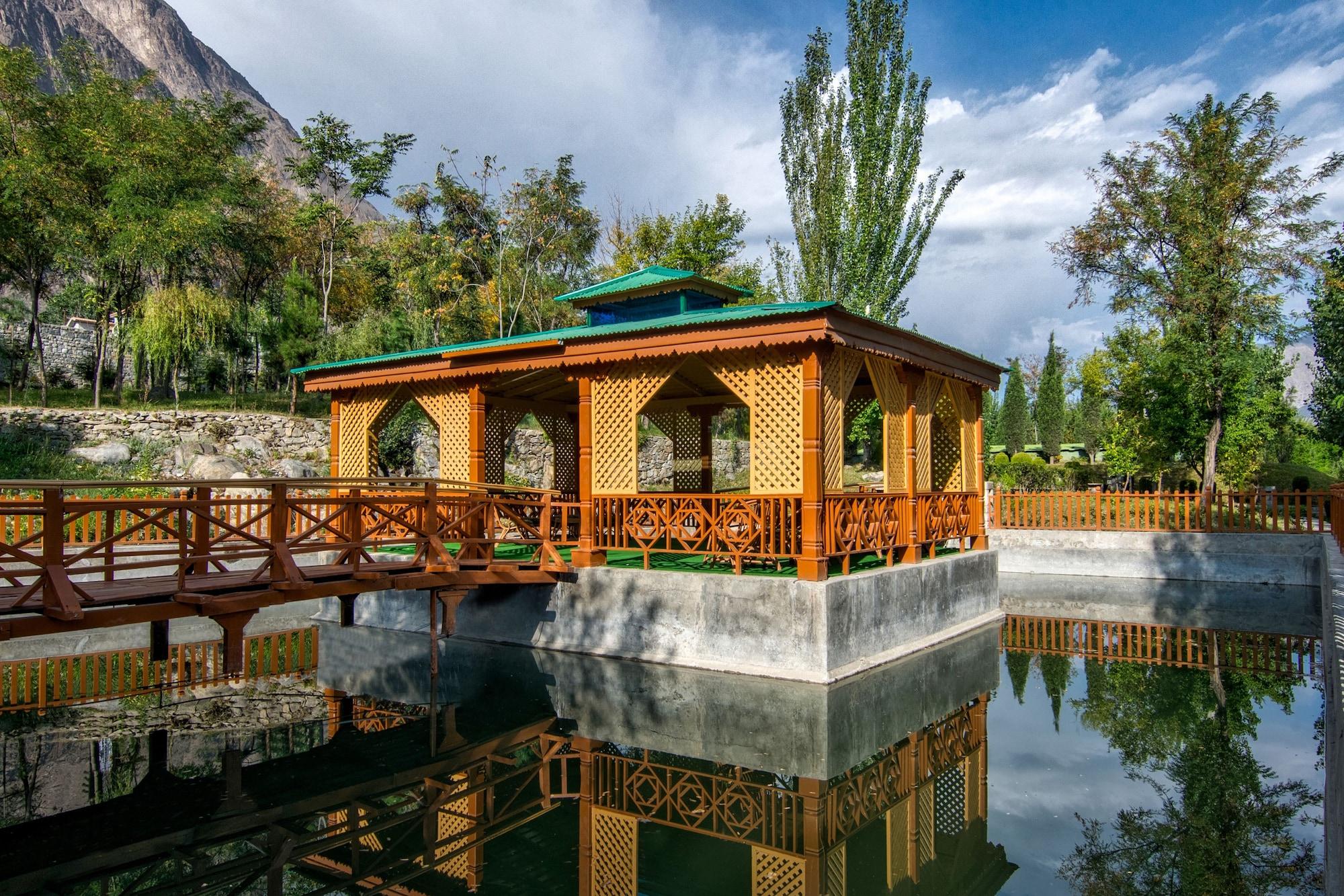 Vista Exterior Gilgit Serena Hotel