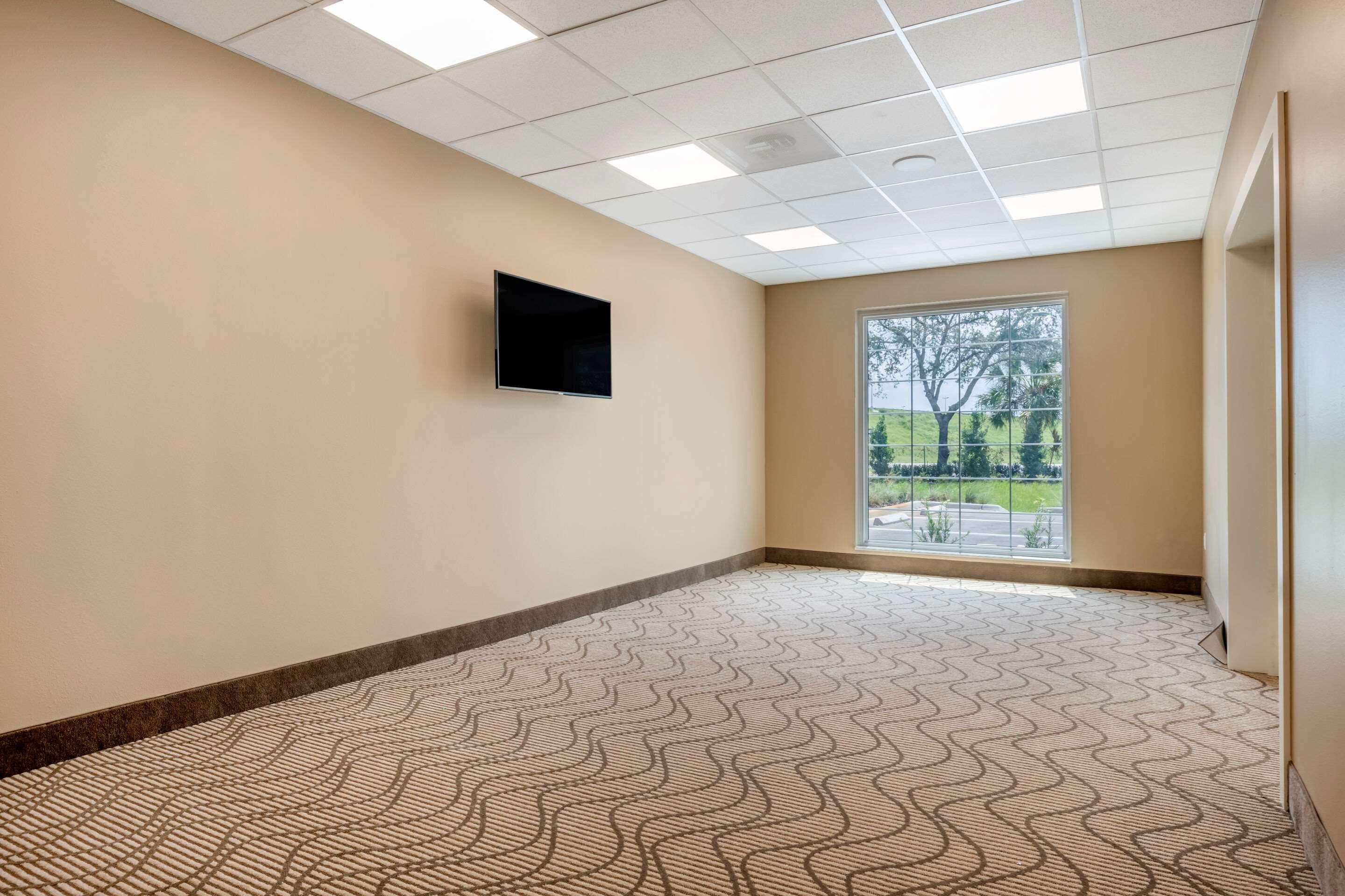 Centro de Negocios Comfort Suites Daytona Beach-Speedway