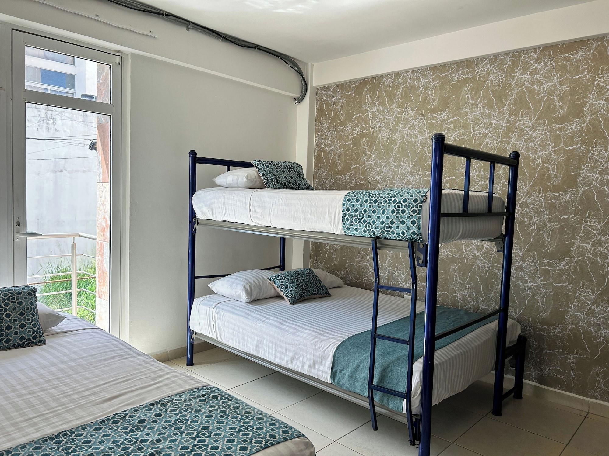 Habitación Con alberca y vista al mar 2 TV's  y Netflix