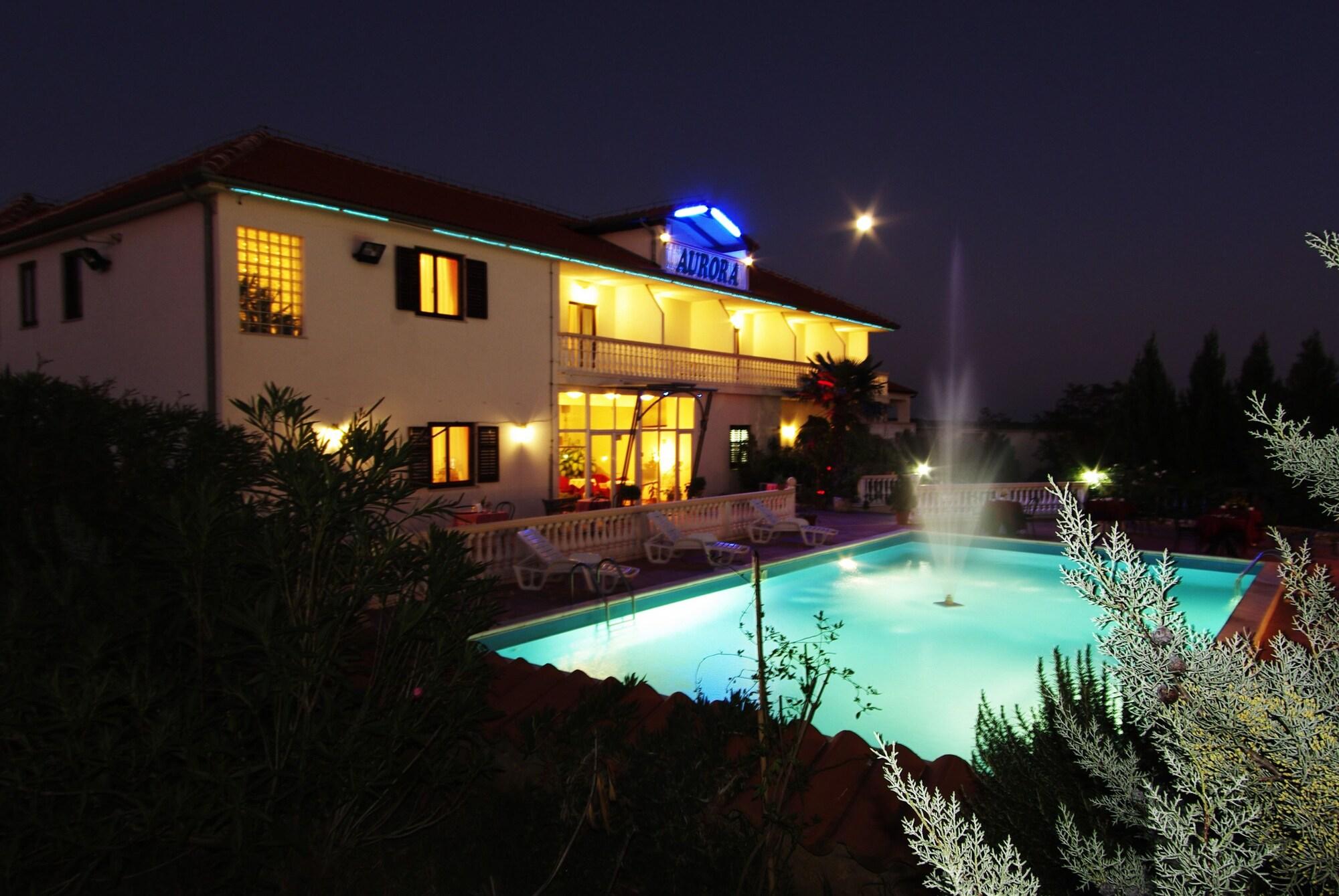 Varios Hotel Aurora