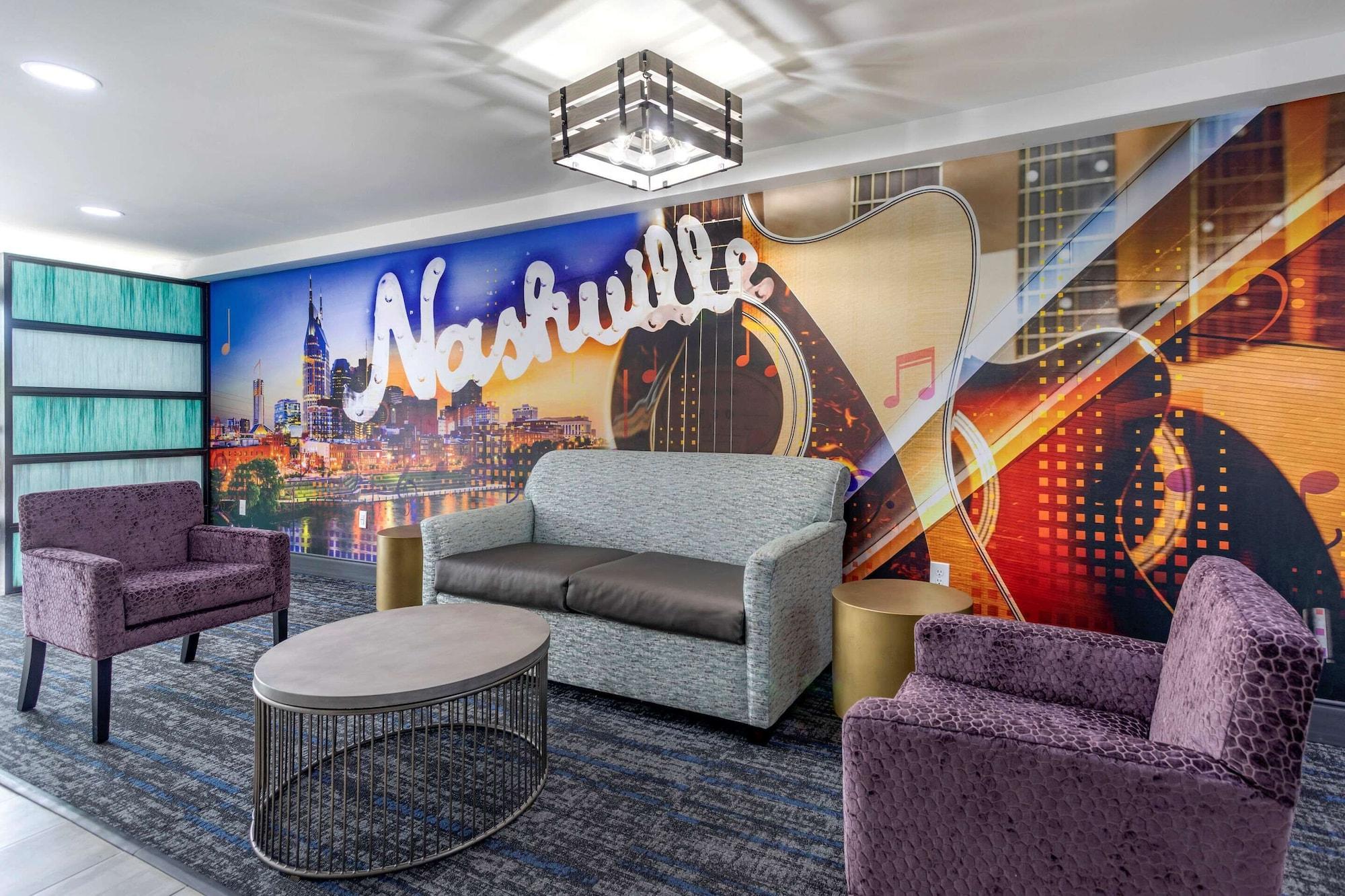 Vista Lobby Comfort Inn Nashville - Opryland Area