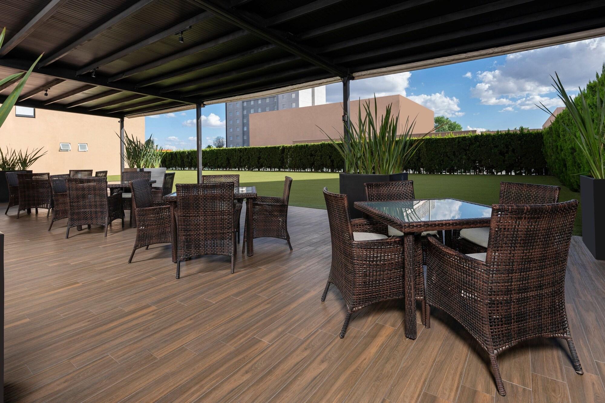 Restaurant Courtyard by Marriott San Luis Potosi
