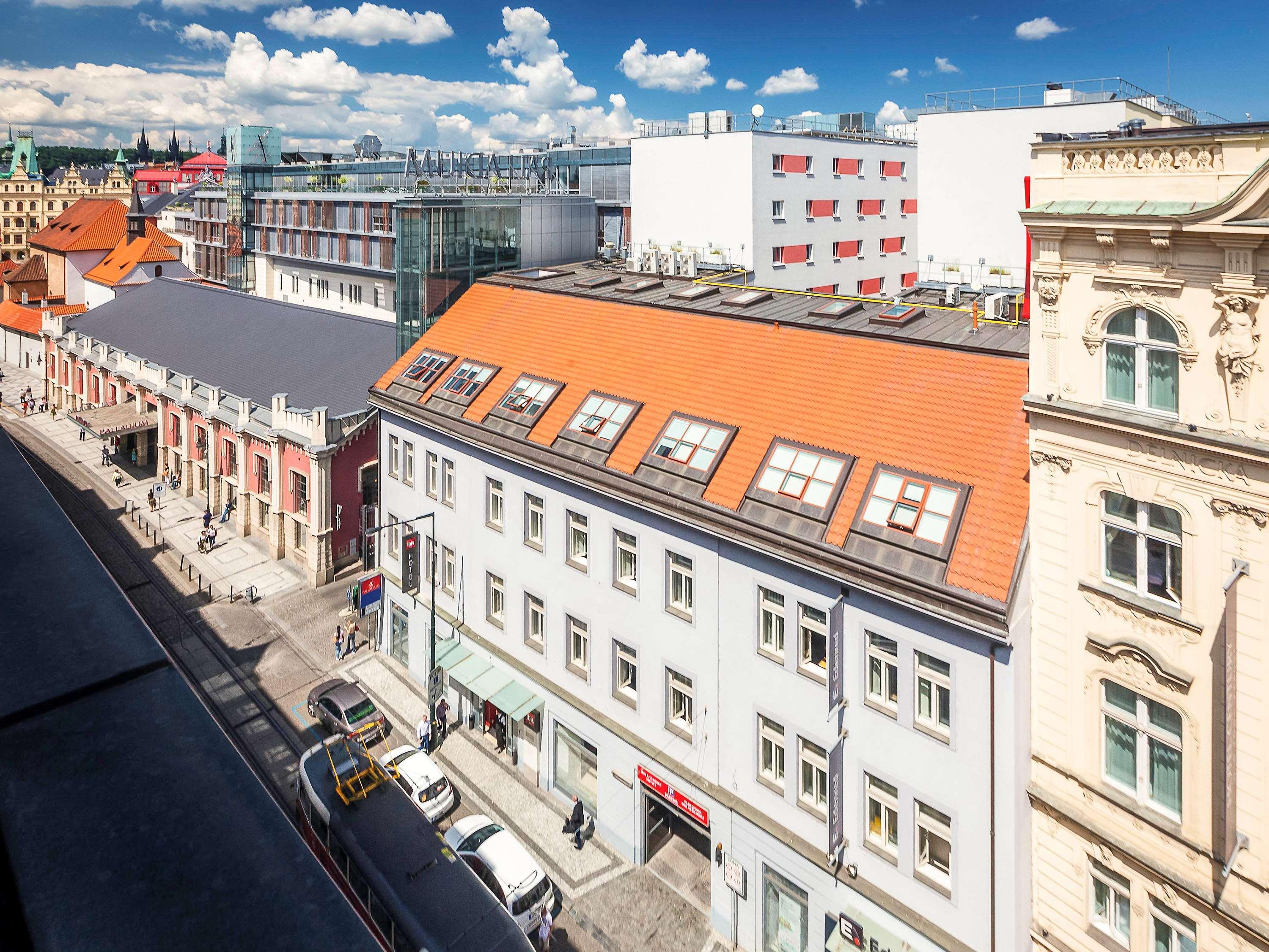 Vista Exterior ibis Praha Old Town