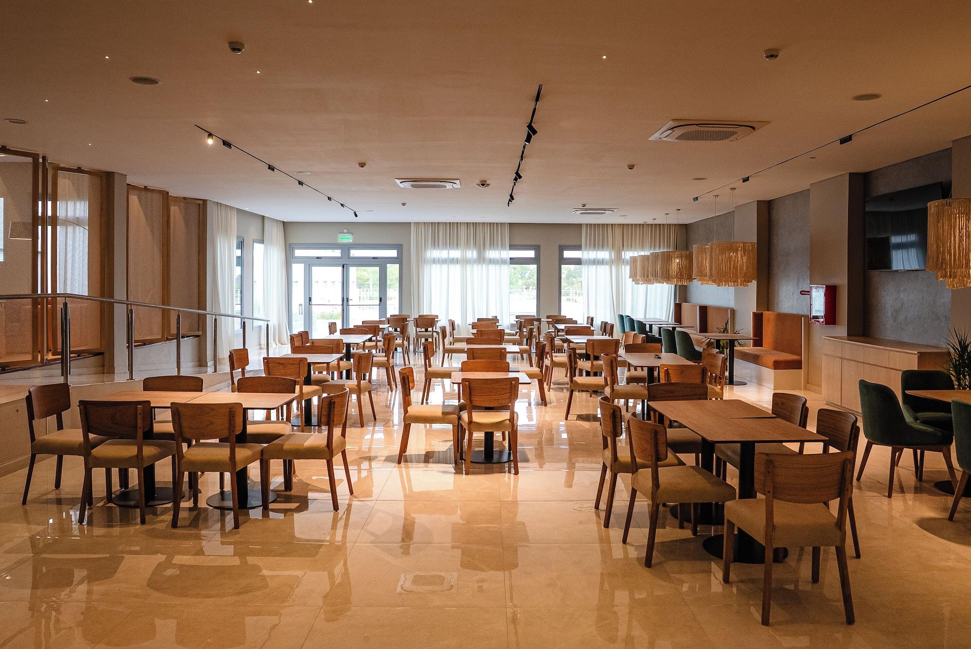 Restaurant Howard Johnson Hotel & Spa Bahía Blanca