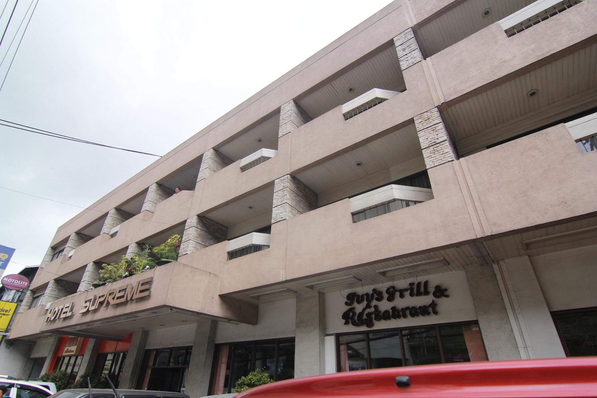 Vista Exterior Hotel Supreme