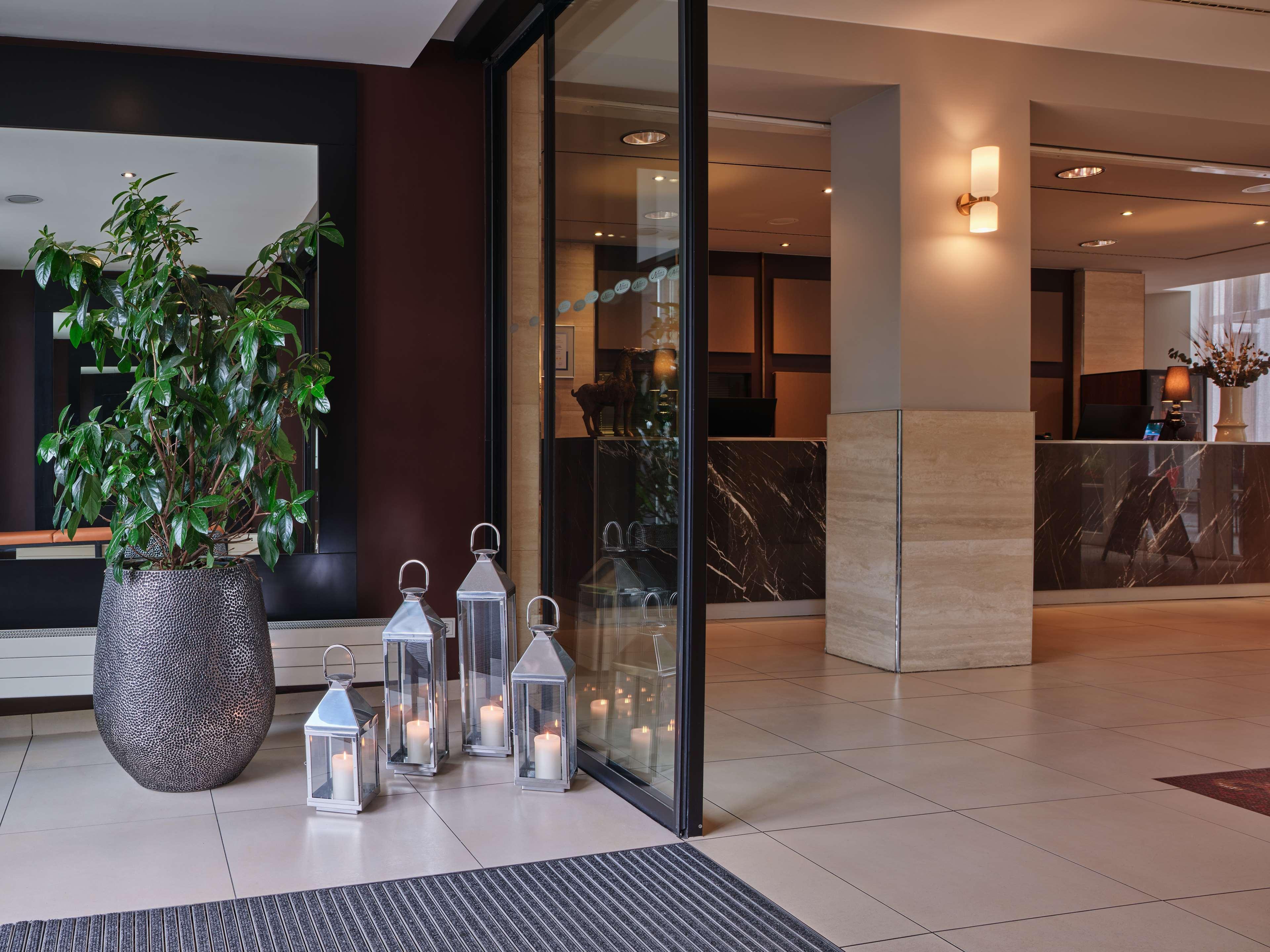 Vista Lobby Adina Apartment Hotel Berlin CheckPoint Charlie