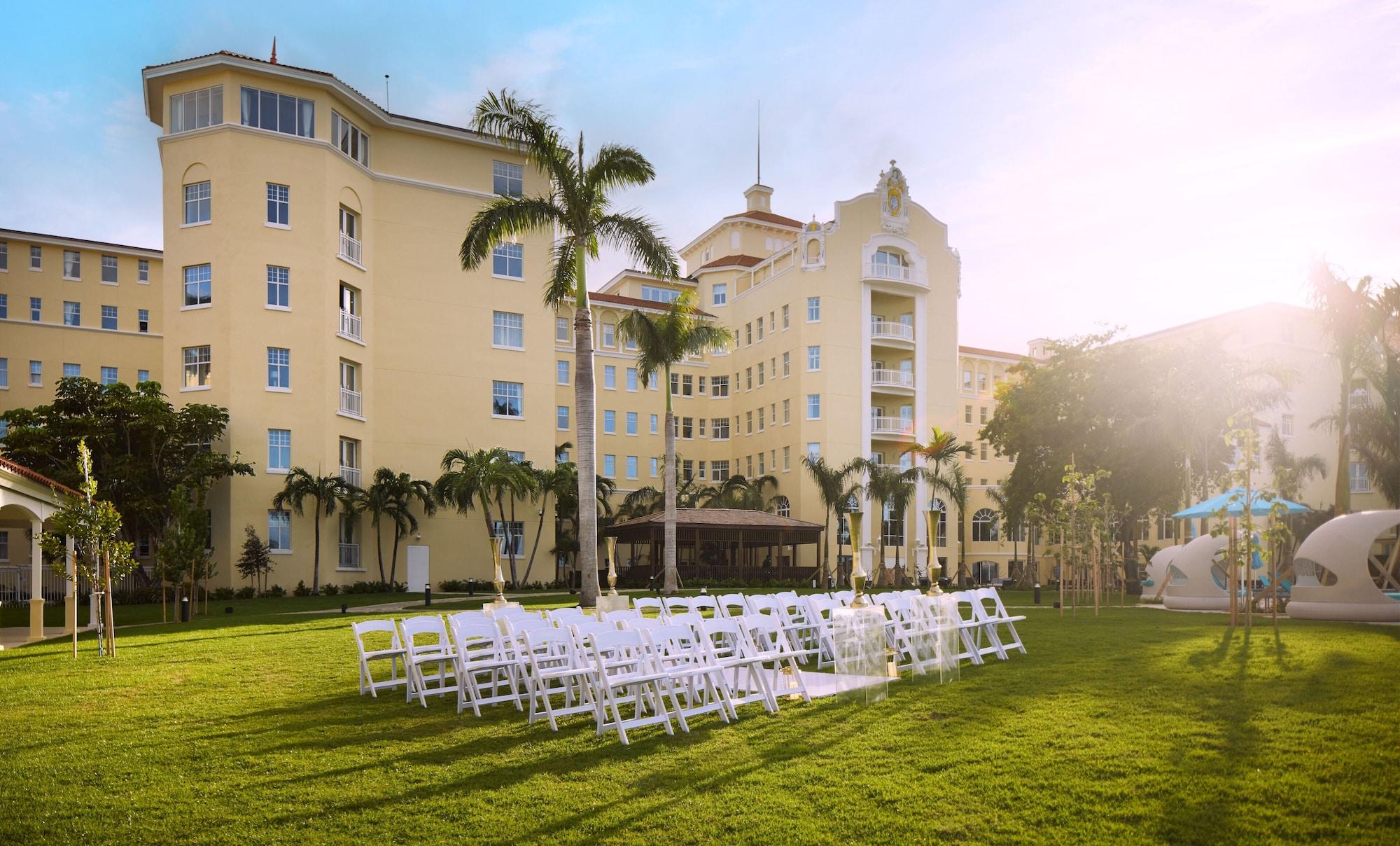 Vista Exterior British Colonial - Nassau