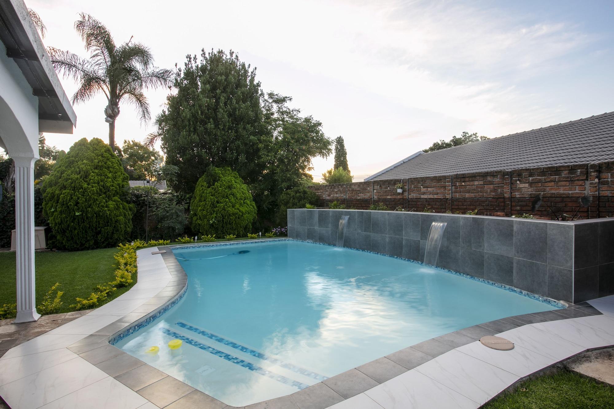 Vista Piscina Menlyn Apartments