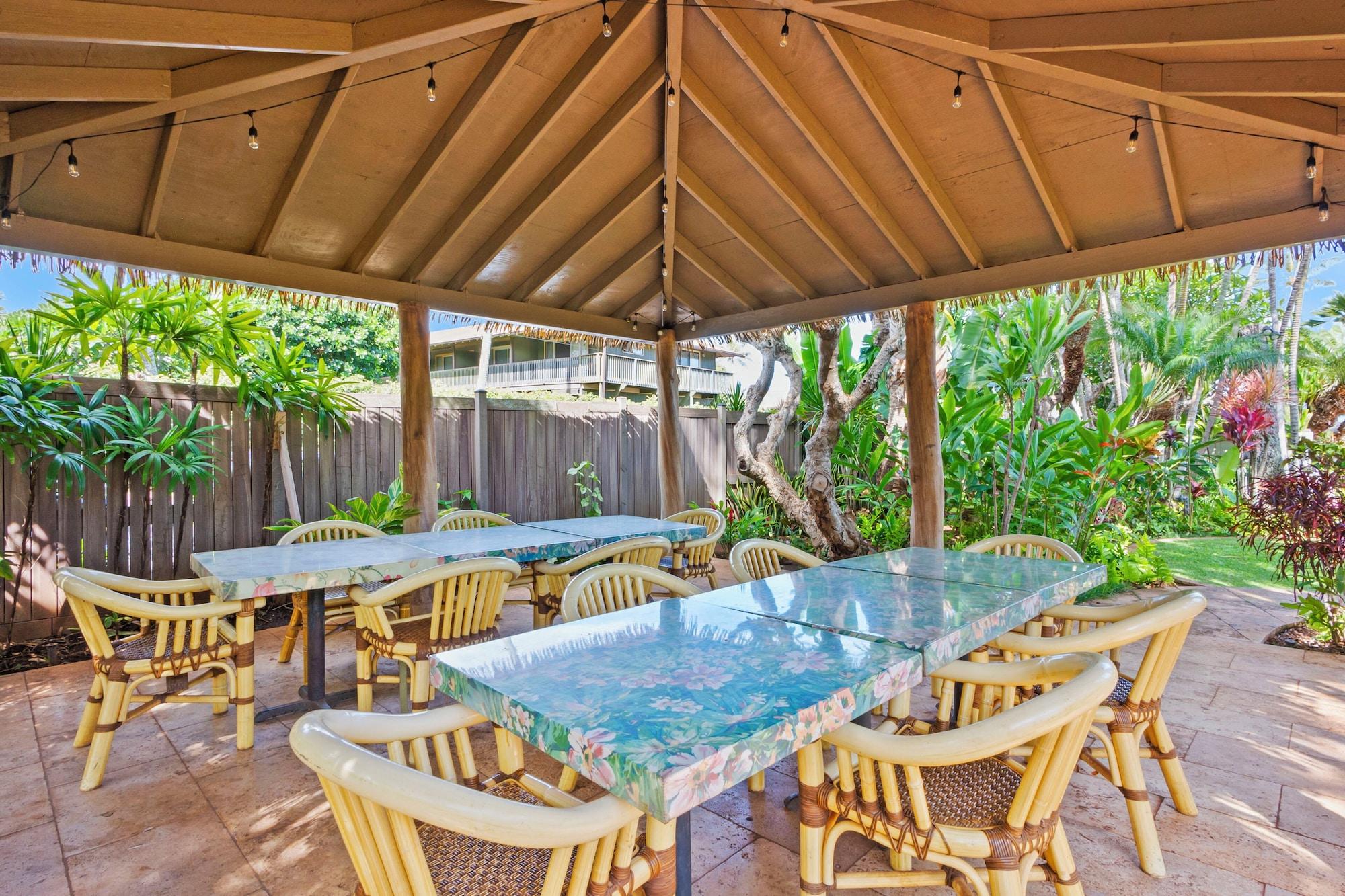 Restaurant The Mauian - Boutique Beach Studios on Napili Bay