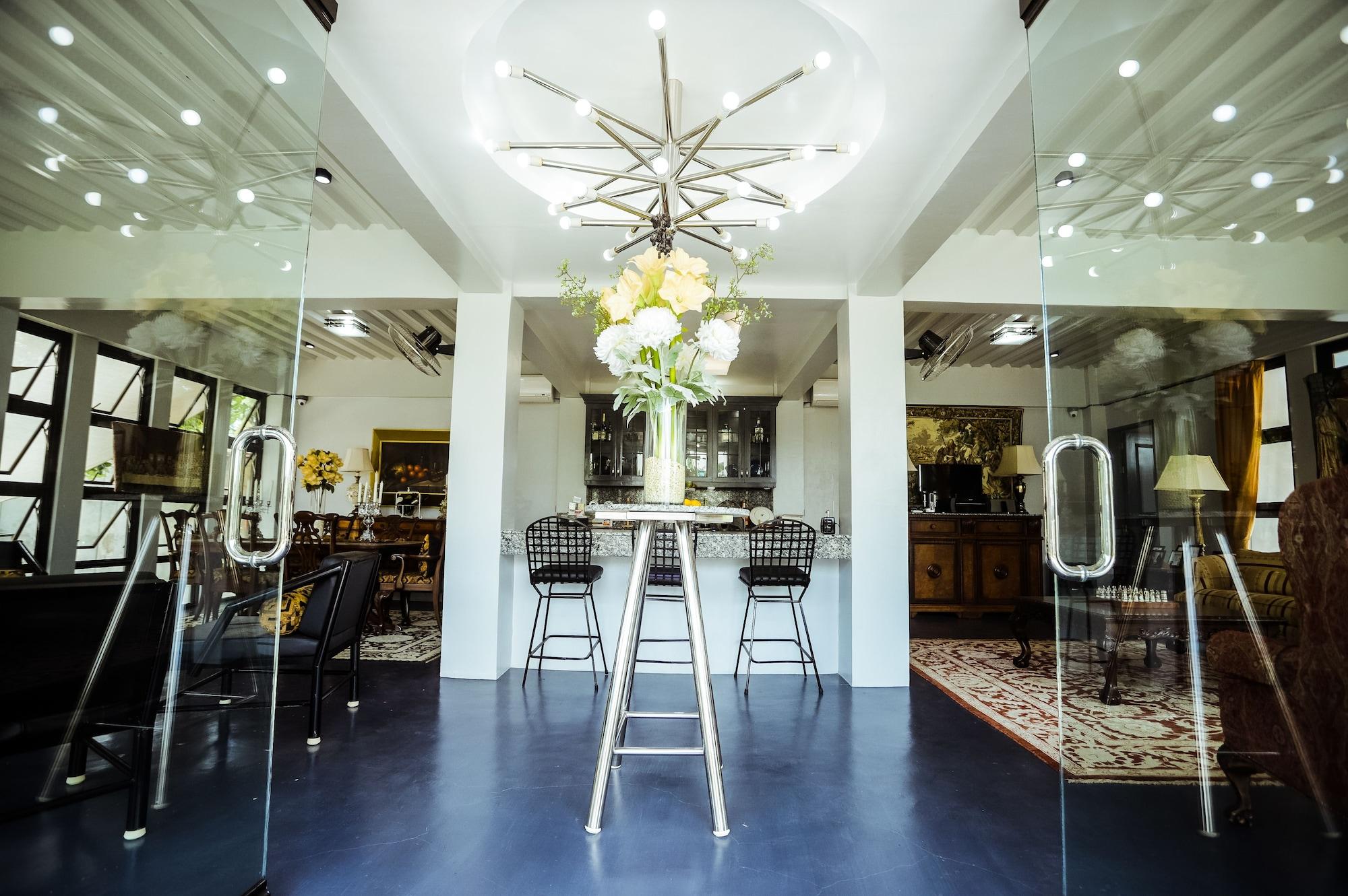 Vista Lobby Zeller Court Apartelle