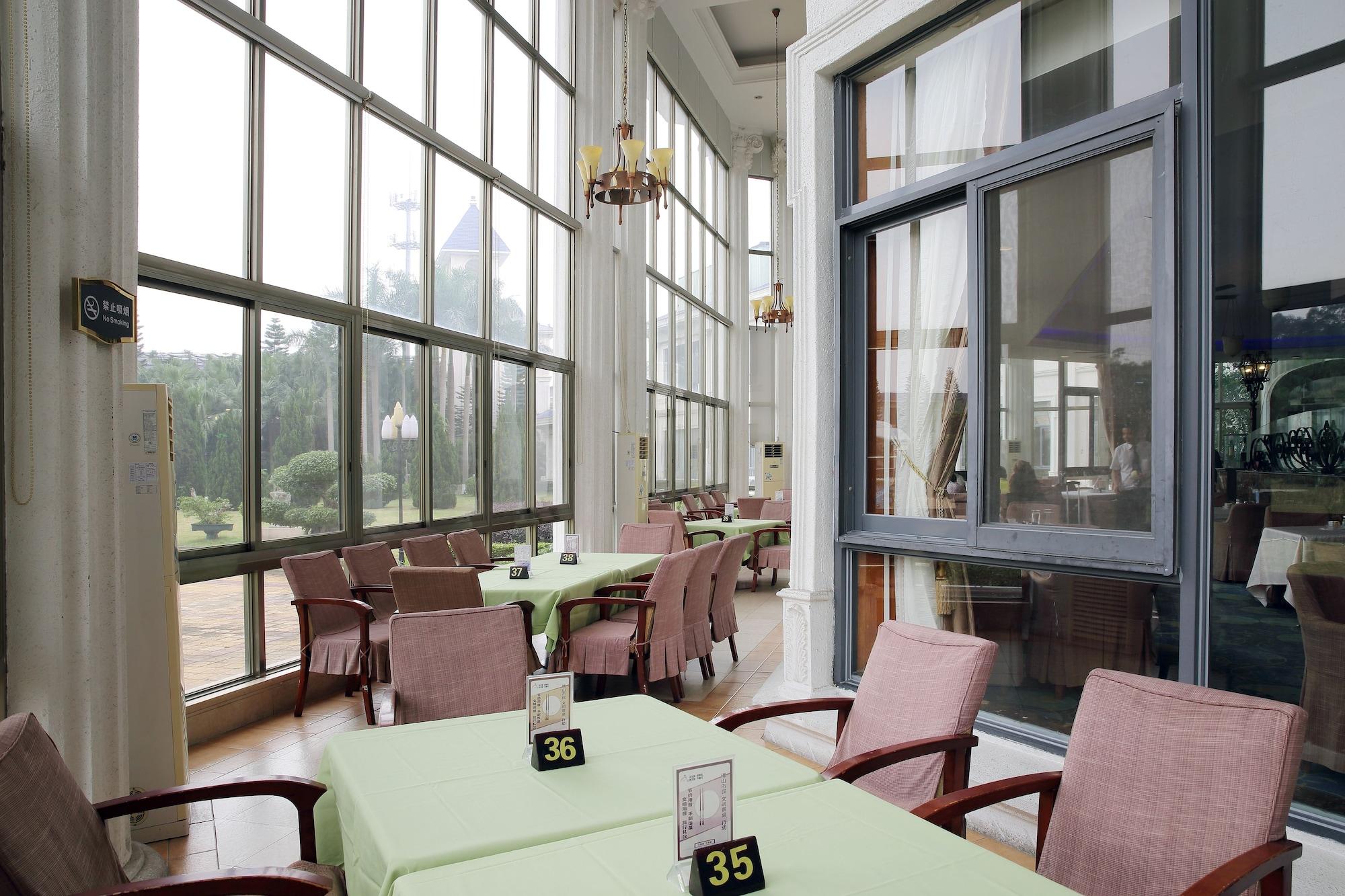 Restaurant Country Garden Holiday Resorts