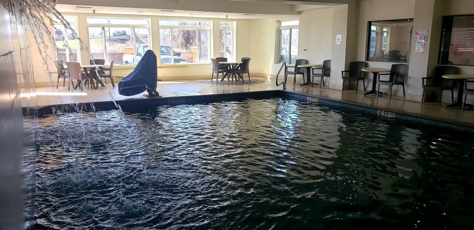 Vista Piscina Comfort Suites Waco North - Near University Area