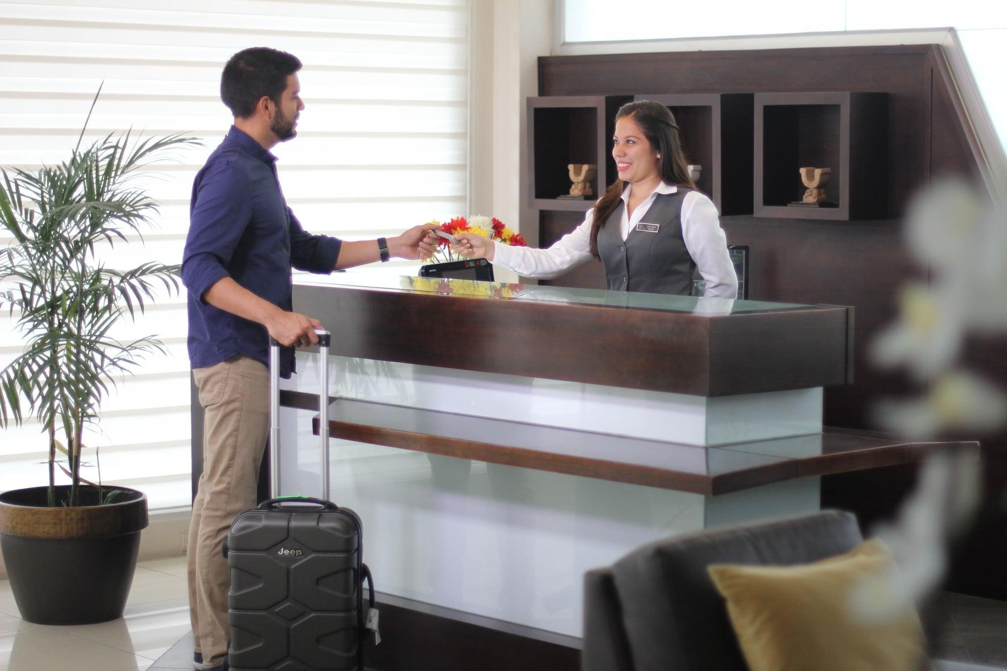 Vista Lobby Hotel Perla Spondylus