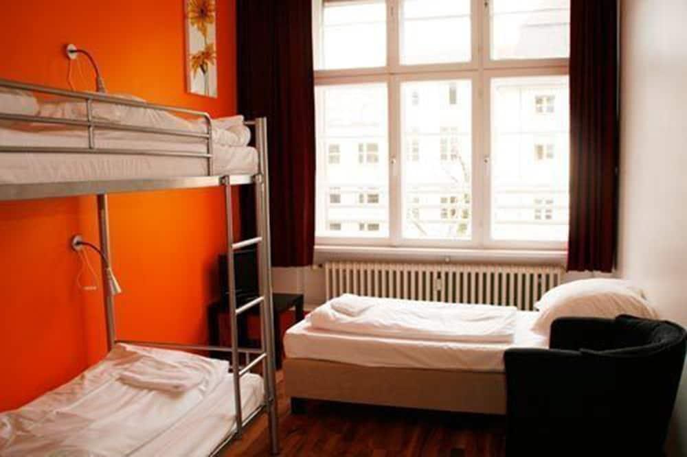 Varios Metropol Hostel Berlin