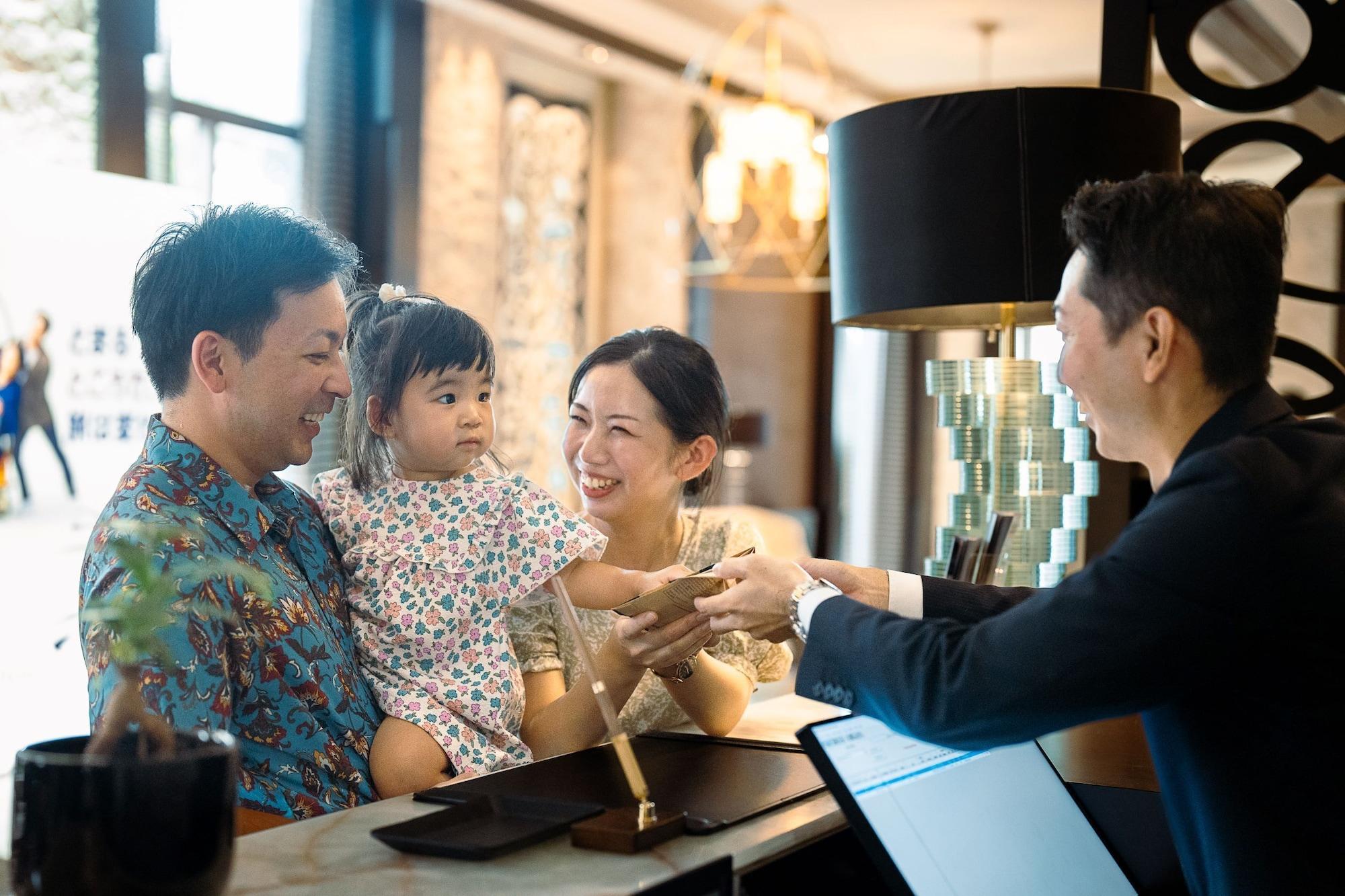 Vista Lobby DoubleTree by Hilton Naha