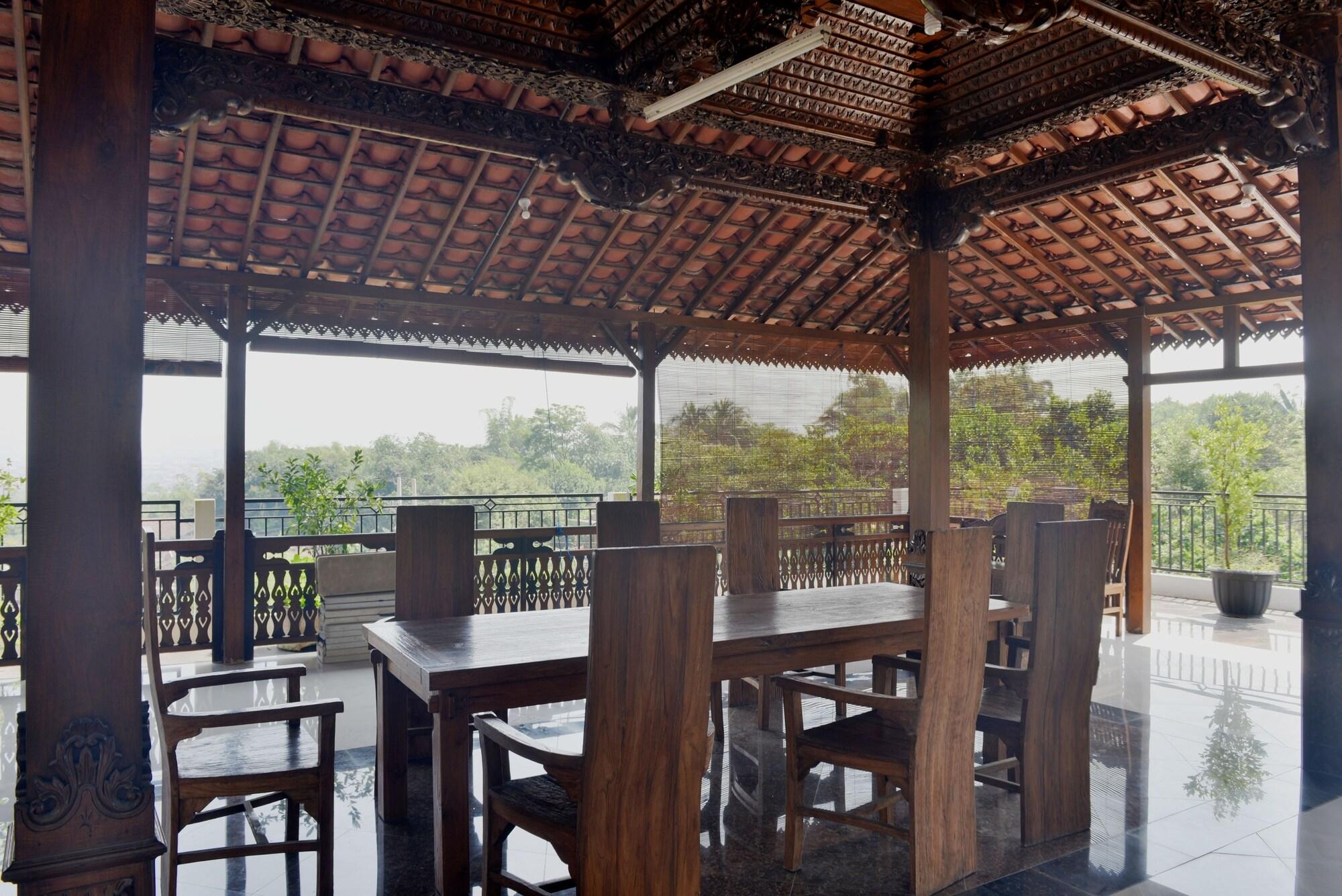 Restaurant Malang Hill Gallery & Homestay