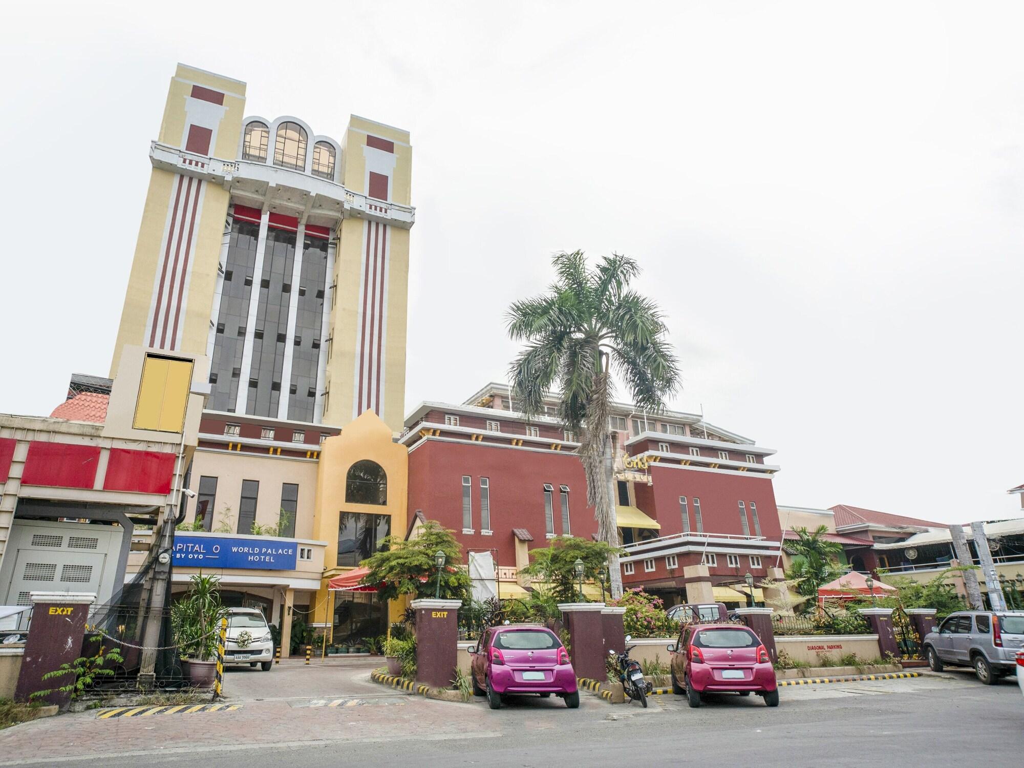 Varios Capital O 460 World Palace Hotel