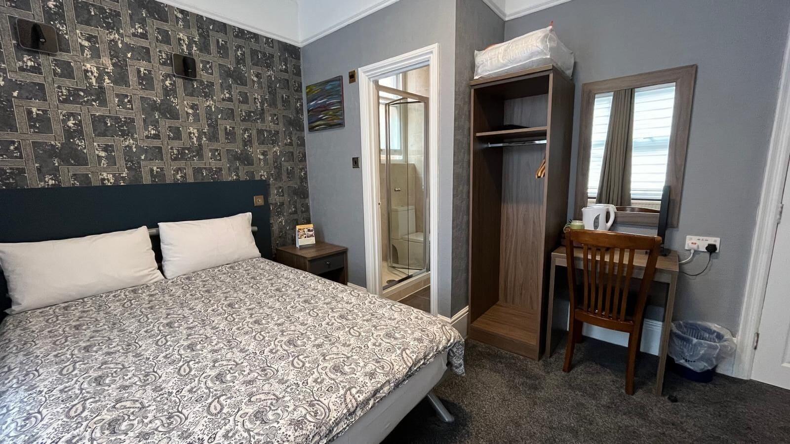 Varios Charlotte Guest House