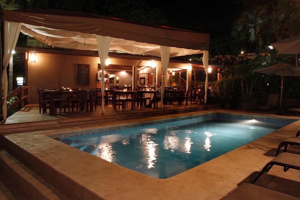 Vista Piscina Hotel Arco Iris
