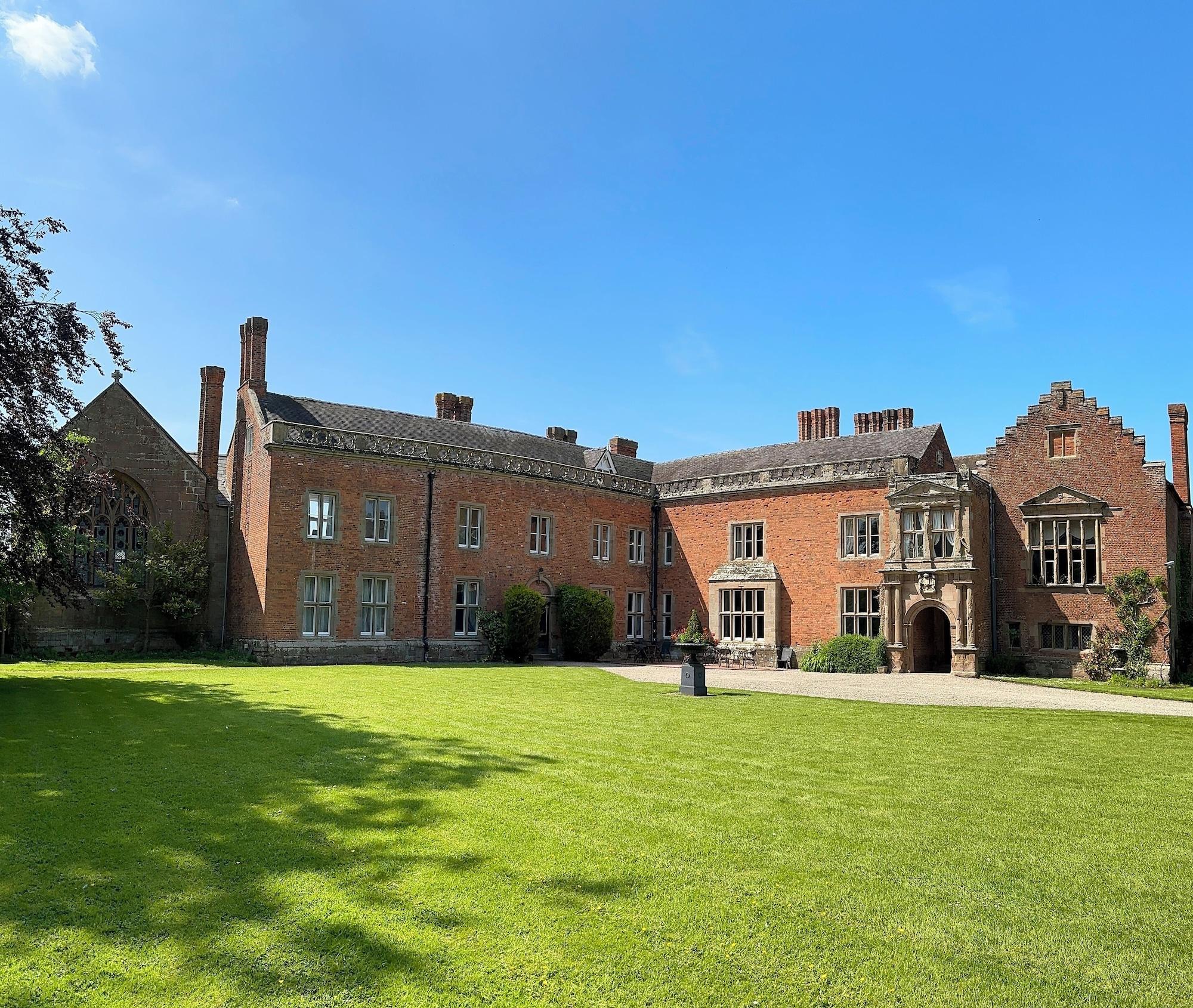 Vista Exterior Grafton Manor
