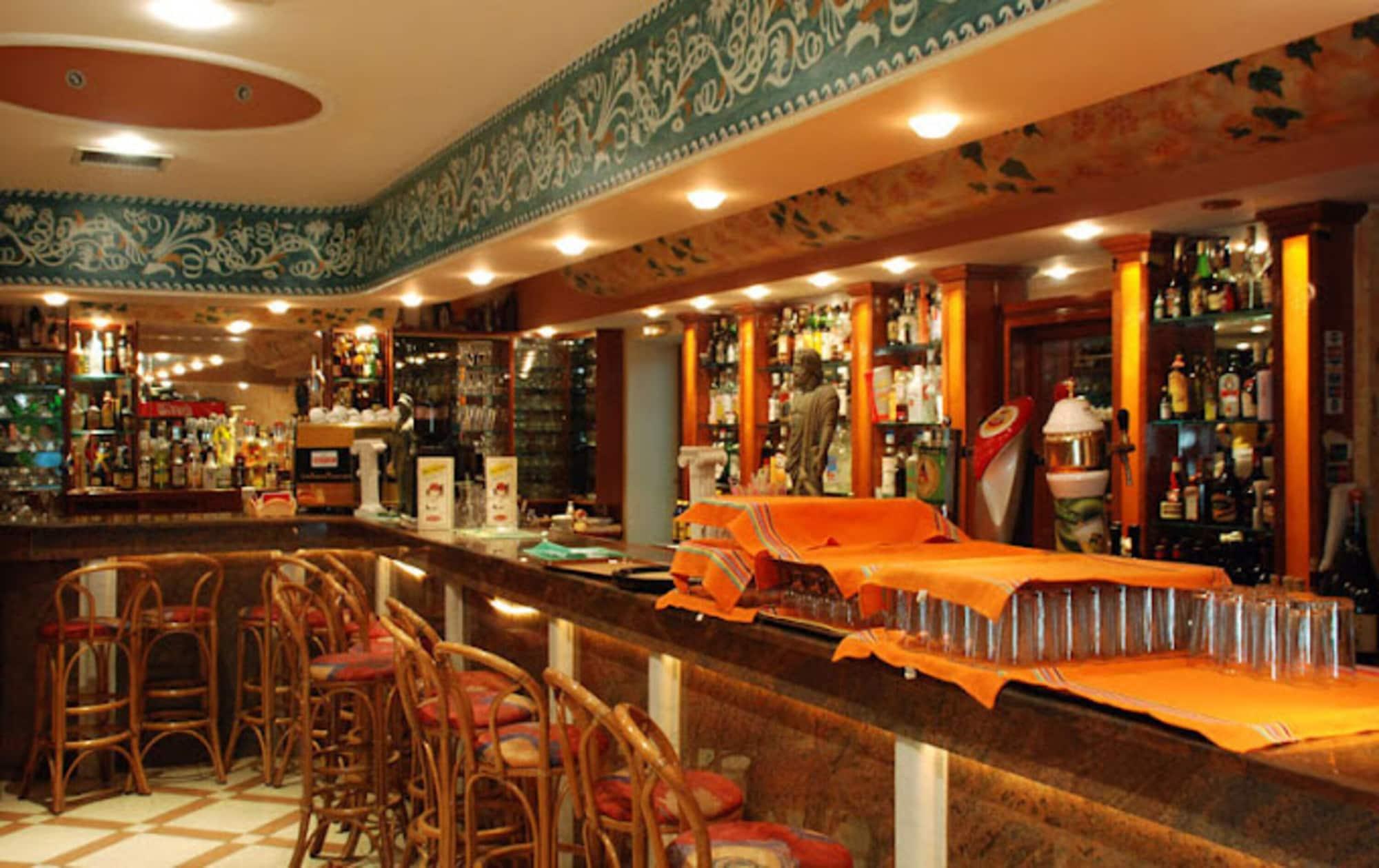 Bar/Salón Gouvia Hotel