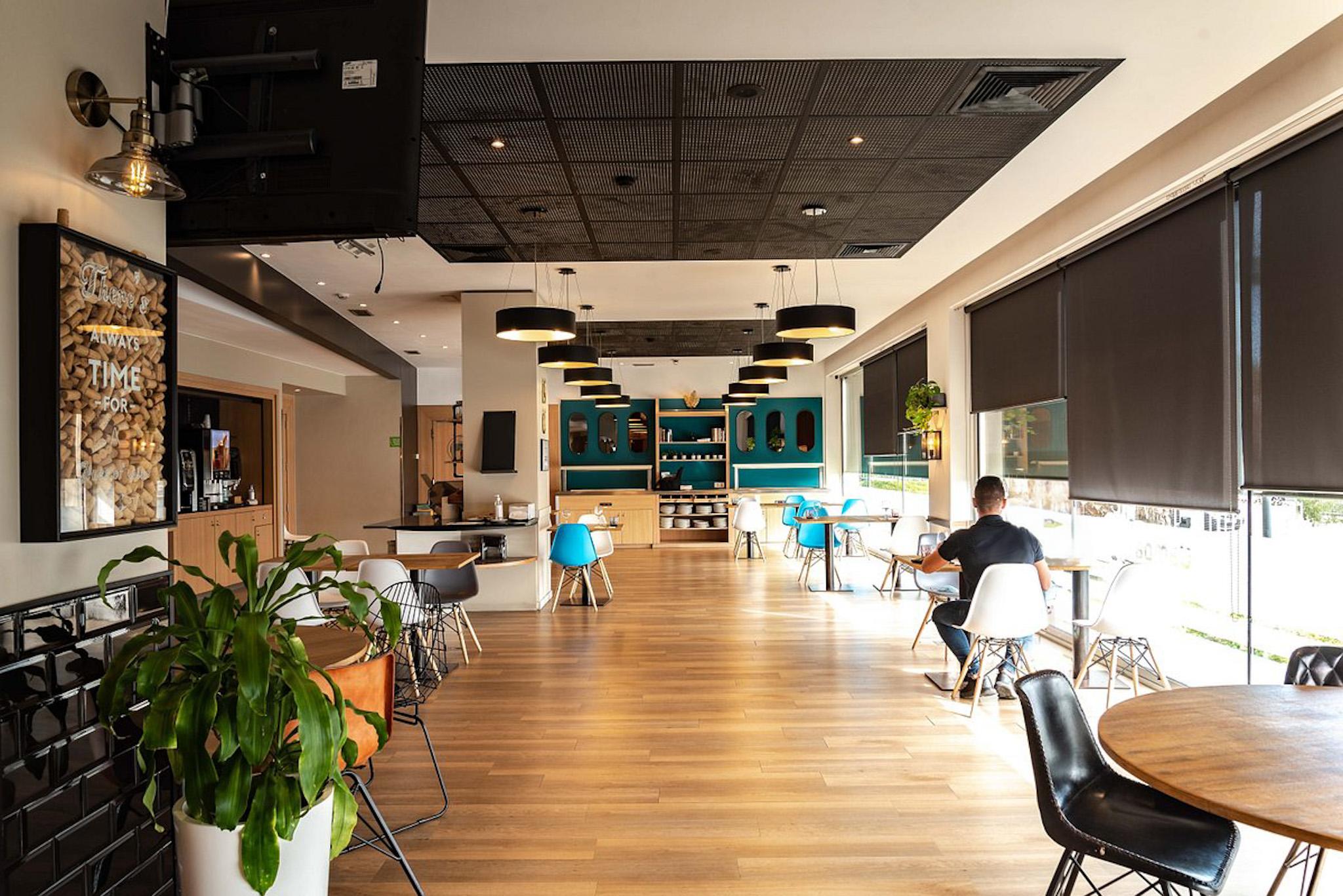 Bar/Salón Travelodge BCN Cornellá Fira