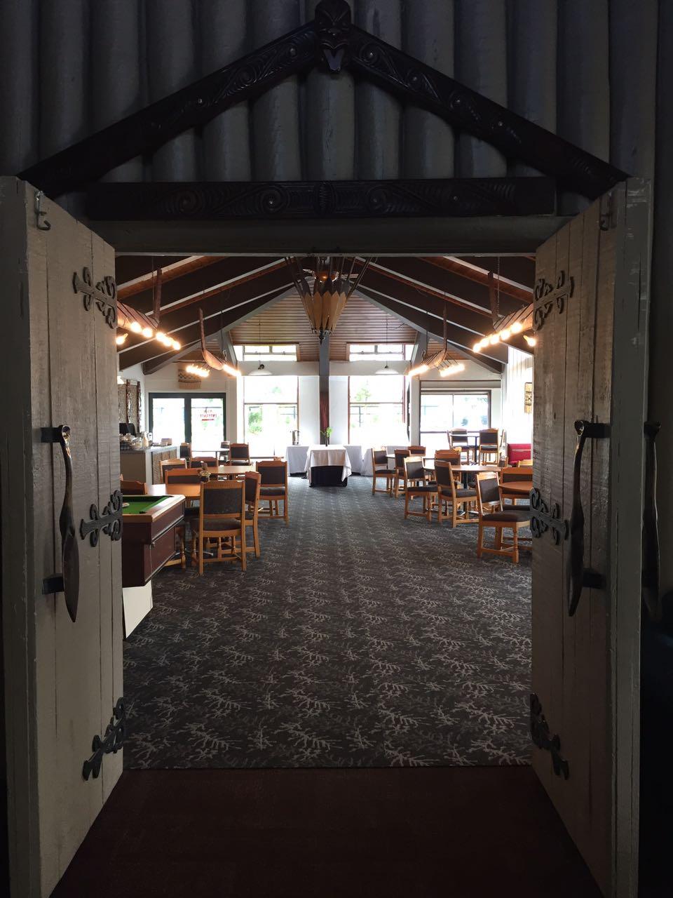 Bar/Salón Four Canoes Hotel