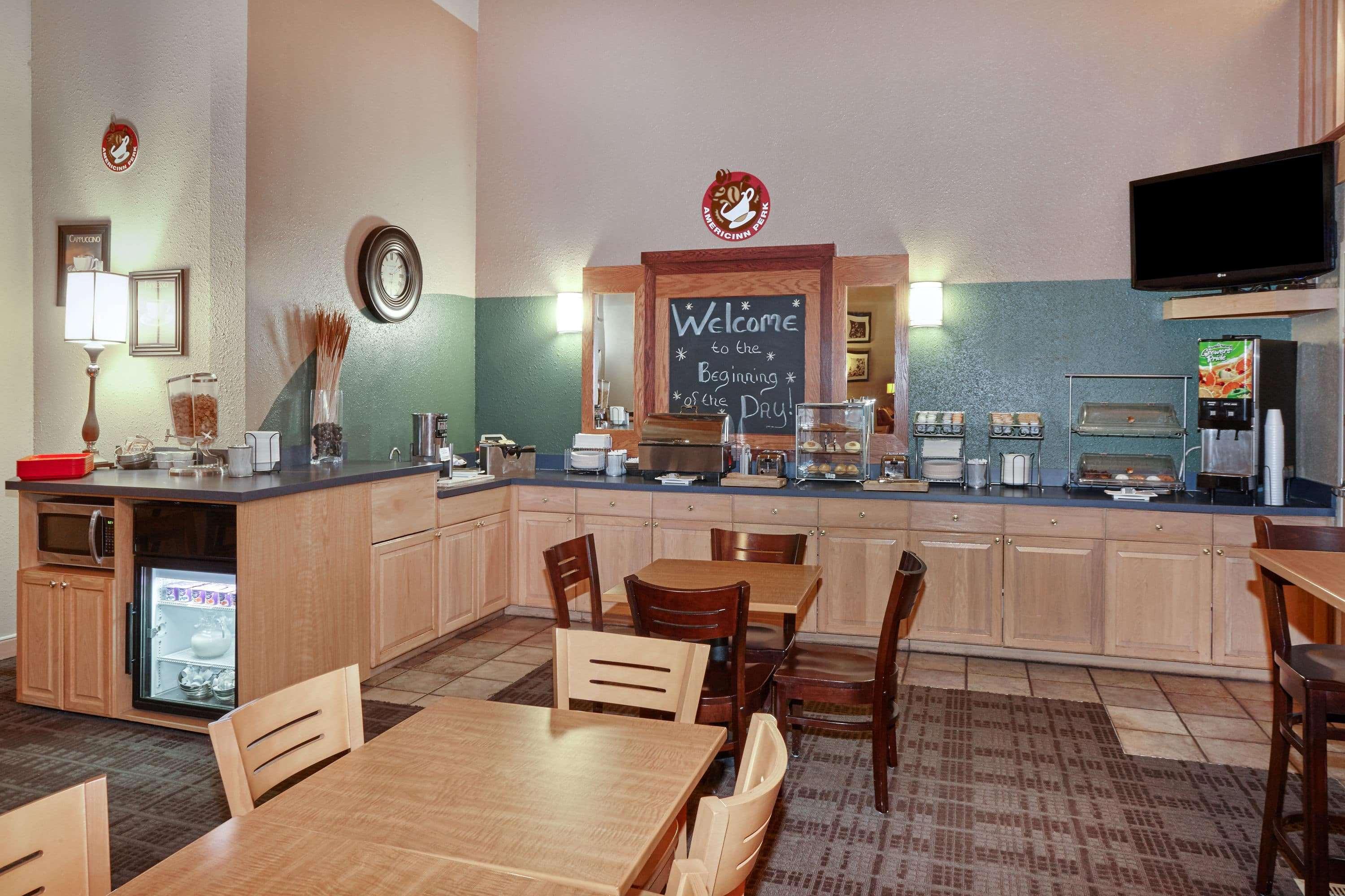 Restaurant AmericInn by Wyndham Douglas/Saugatuck